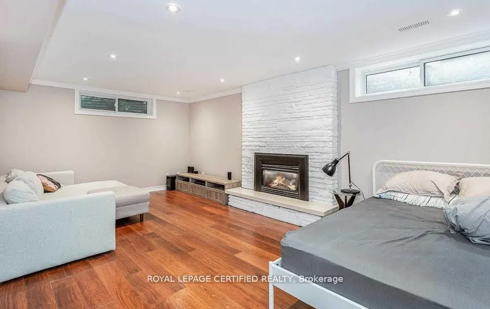 Photo 22 of 1466 Seagram Avenue, Oakville, Southwest — HOMEH
