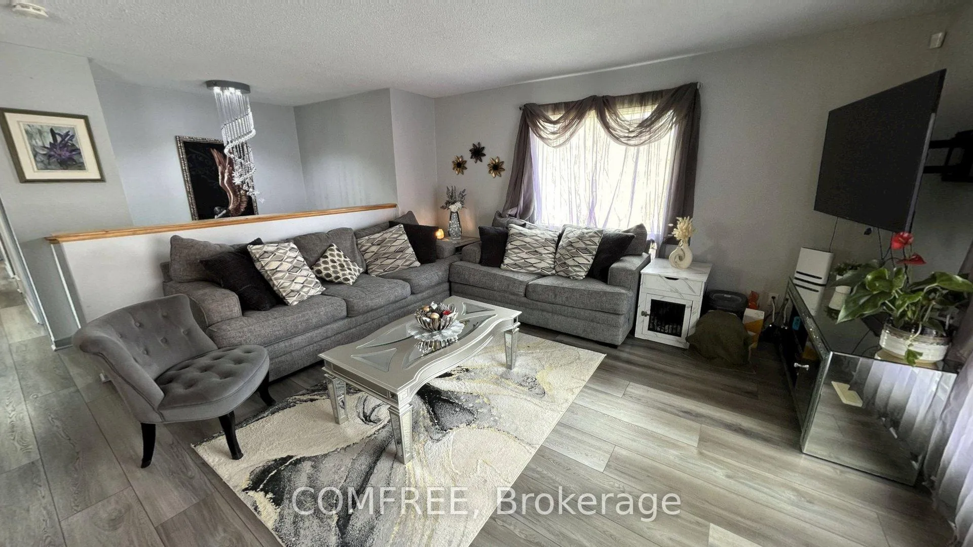 Photo 2 of 13 Pearl Street, Smiths Falls — HOMEH