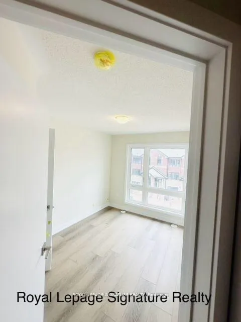 Photo 5 of 1322 Kobzar Drive, Oakville, Northwest — HOMEH