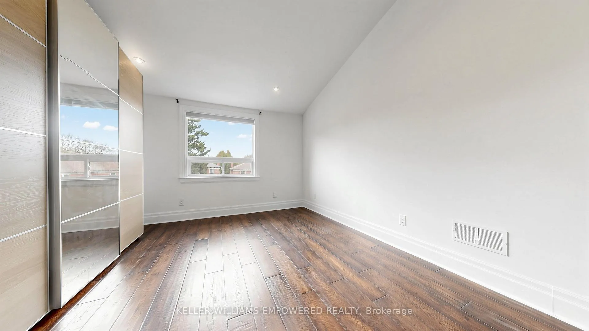 Photo 39 of 82 Billings Avenue, Toronto, Greenwood-Coxwell — HOMEH