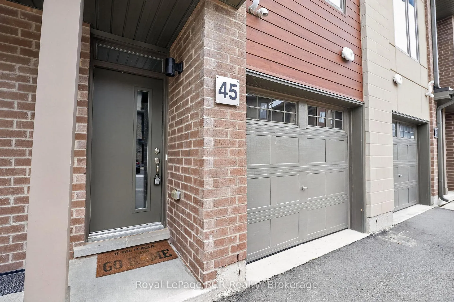 Photo 2 of 45 Winters Crescent, Collingwood — HOMEH