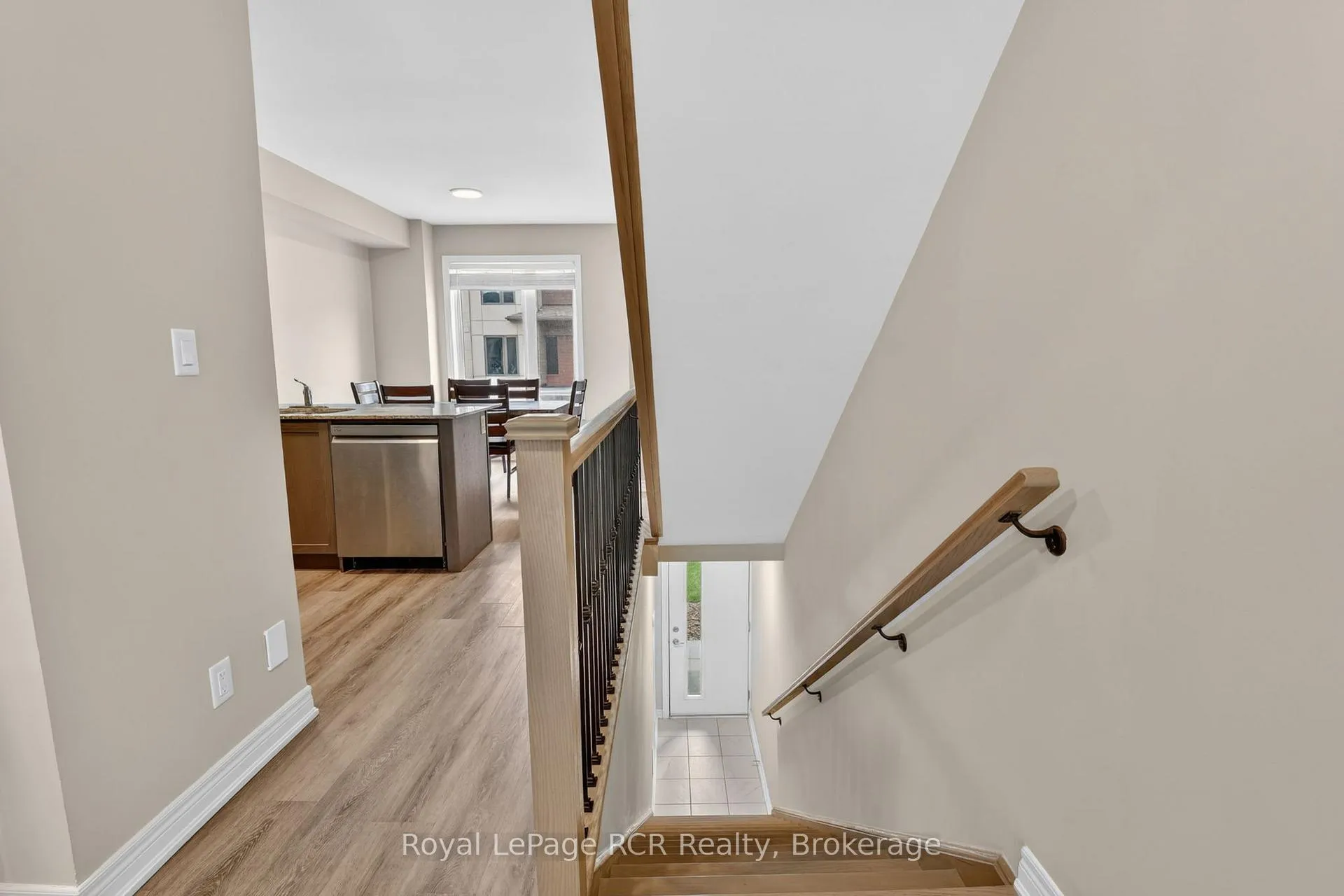 Photo 6 of 45 Winters Crescent, Collingwood — HOMEH