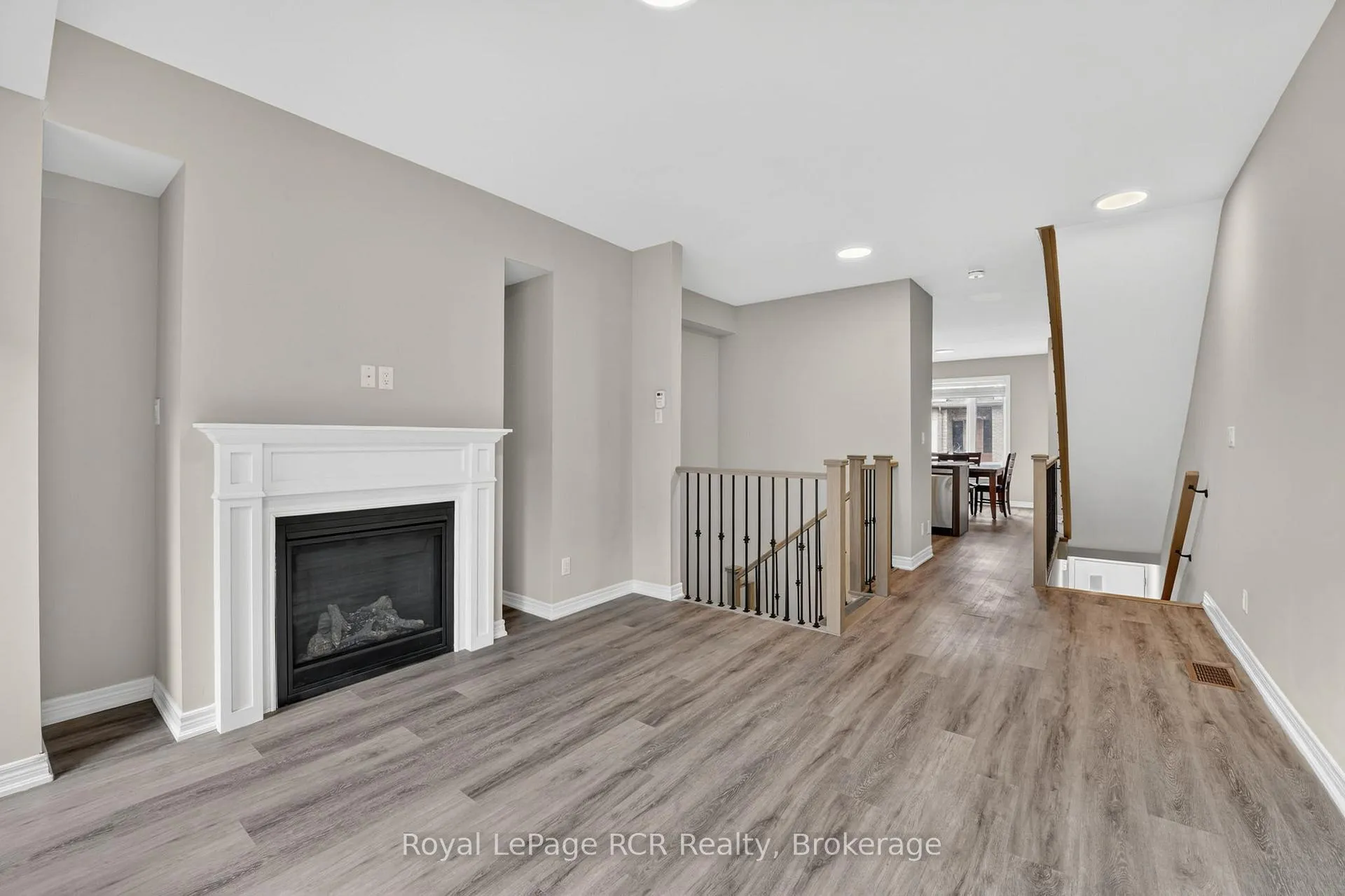 Photo 8 of 45 Winters Crescent, Collingwood — HOMEH