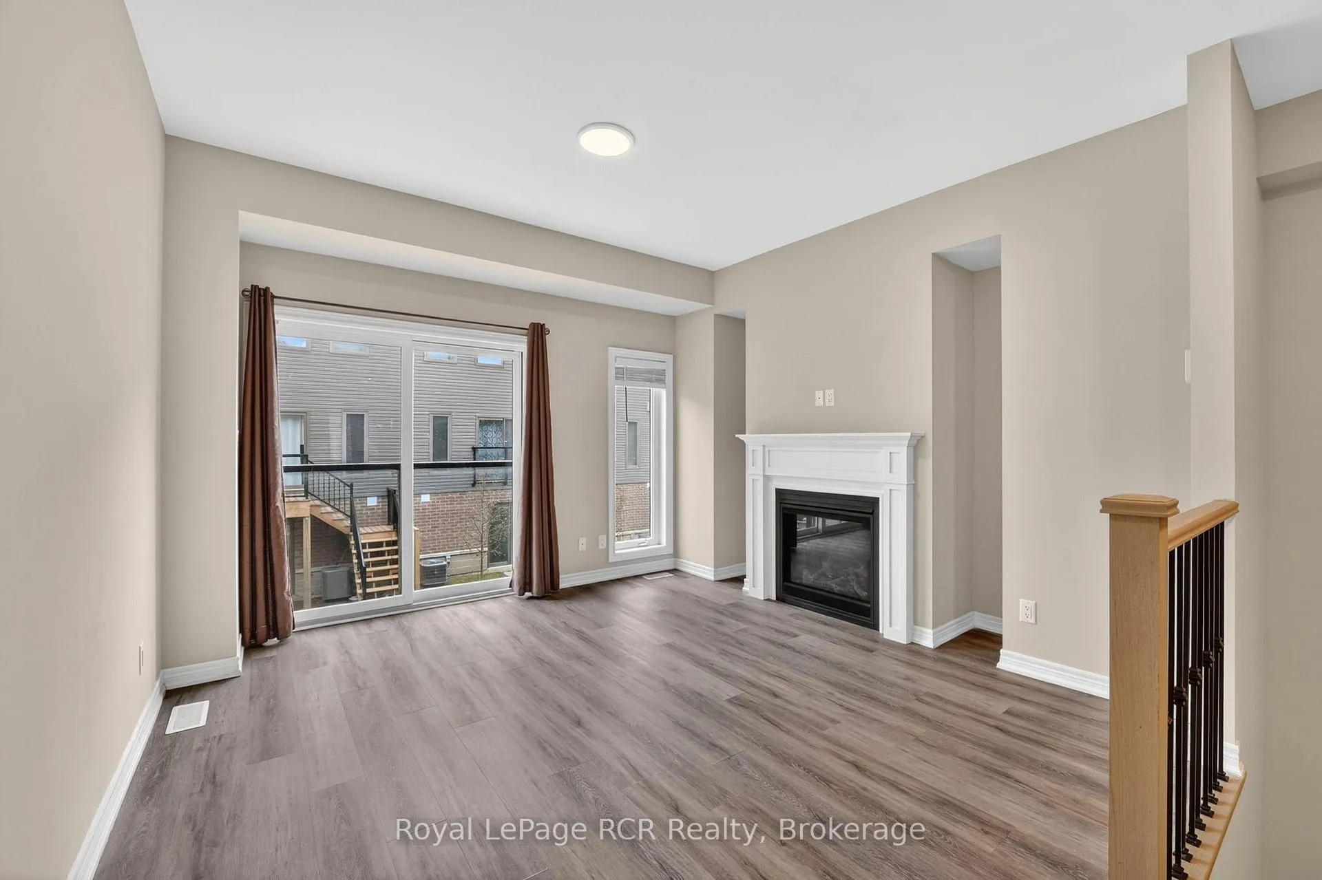Photo 10 of 45 Winters Crescent, Collingwood — HOMEH