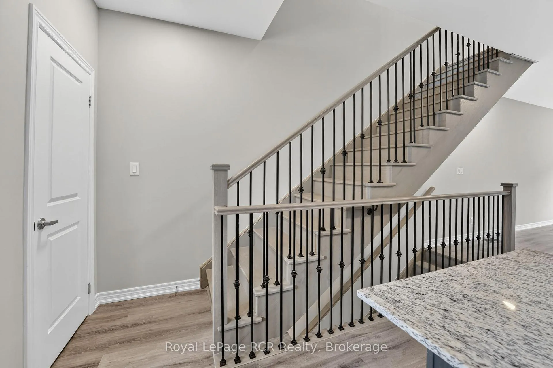 Photo 23 of 45 Winters Crescent, Collingwood — HOMEH