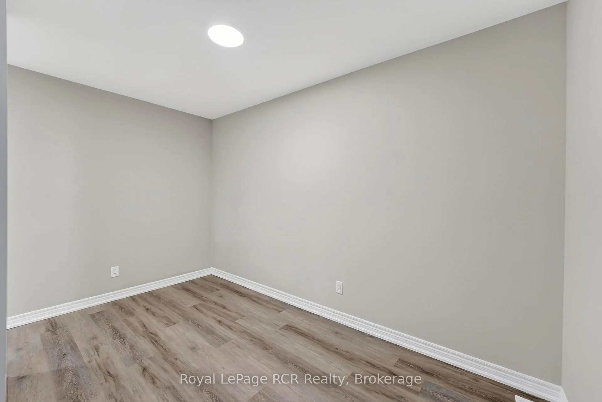 Photo 33 of 45 Winters Crescent, Collingwood — HOMEH