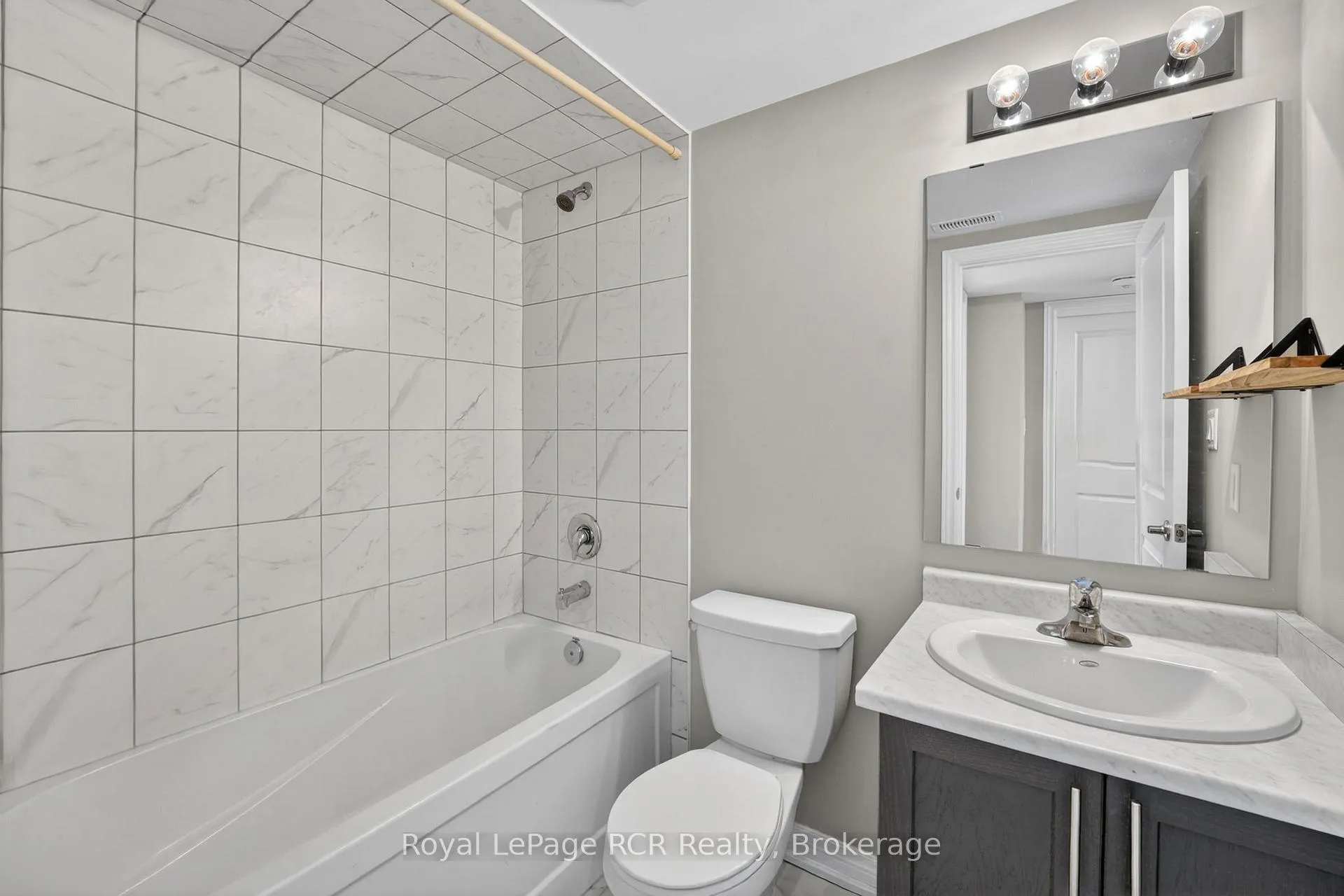 Photo 46 of 45 Winters Crescent, Collingwood — HOMEH