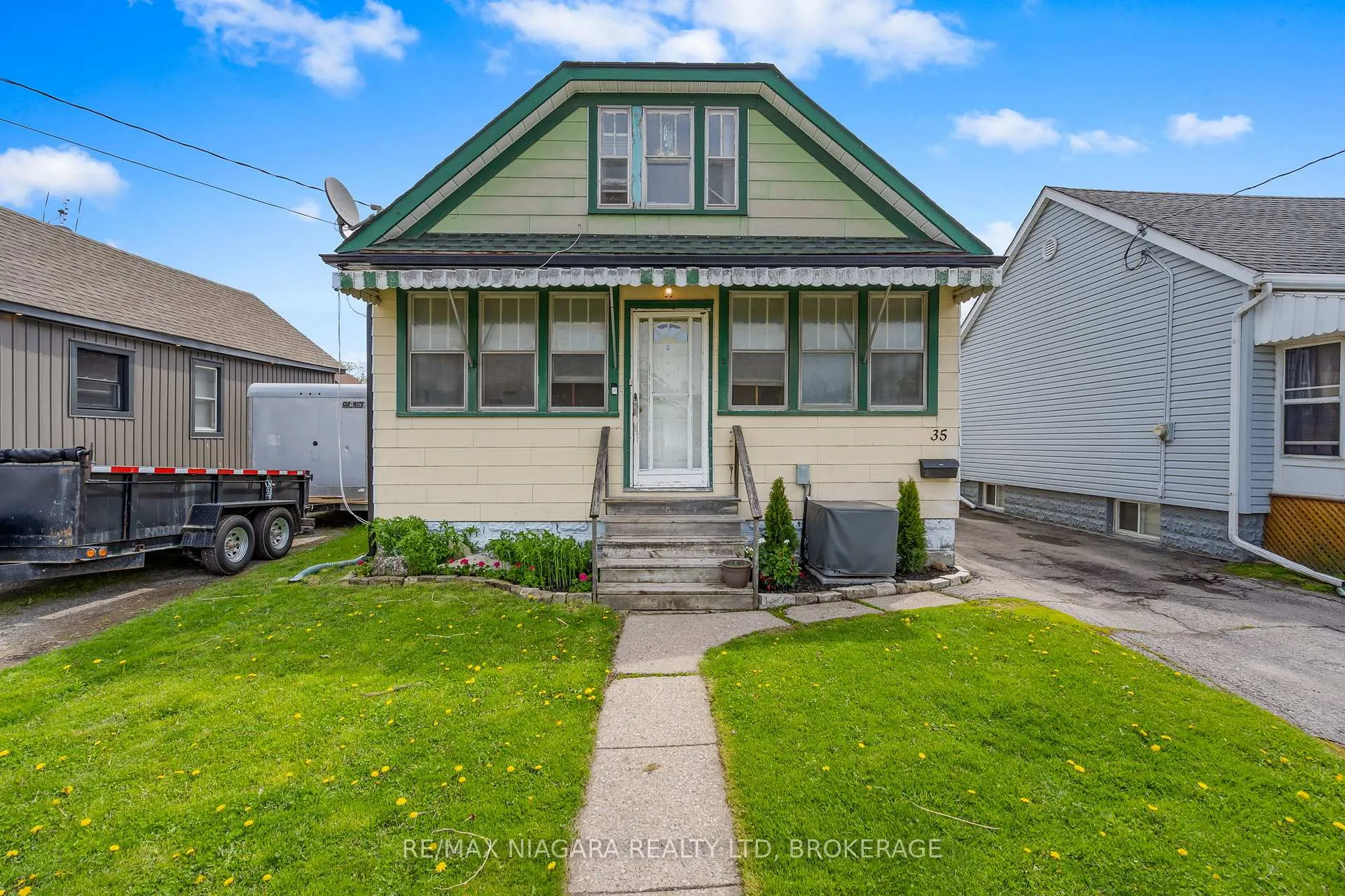 Photo 2 of 35 Deere Street, Welland, Lincoln/Crowland — HOMEH