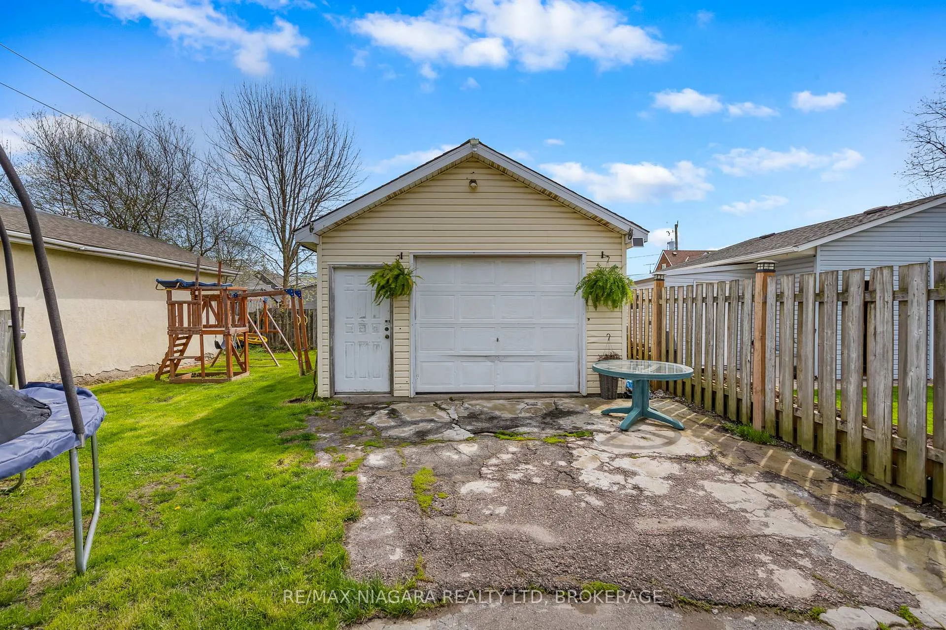 Photo 19 of 35 Deere Street, Welland, Lincoln/Crowland — HOMEH