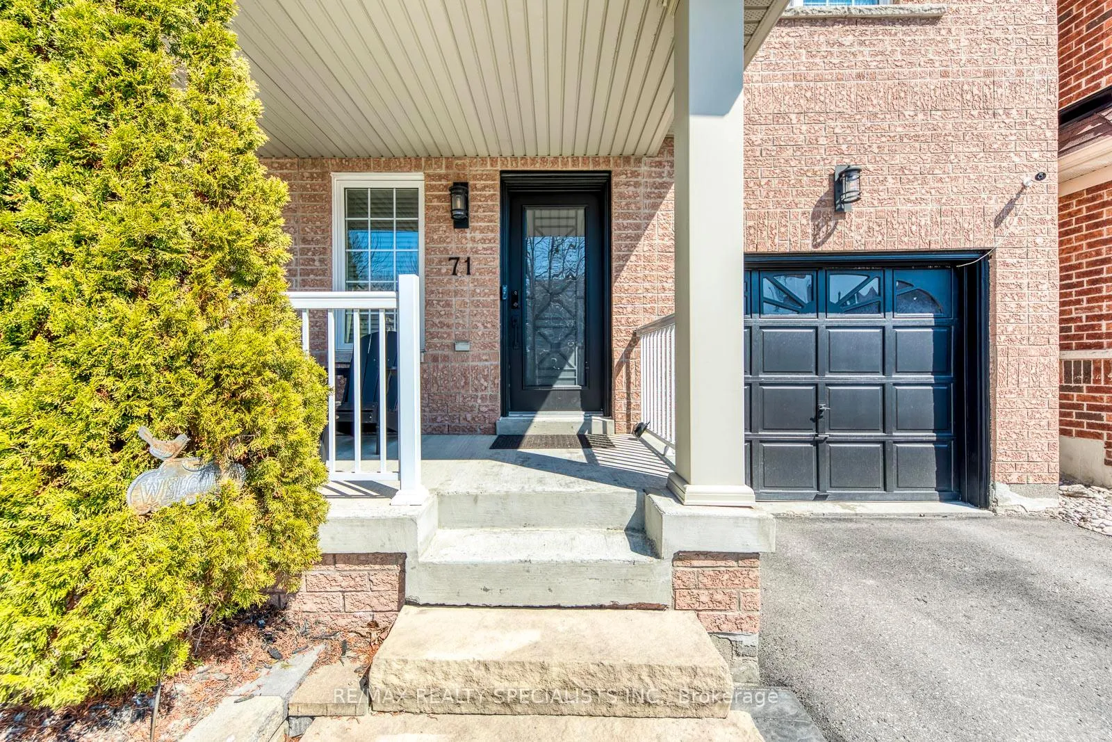 Photo 3 of 71 Summerside Avenue, Whitby, Taunton North — HOMEH