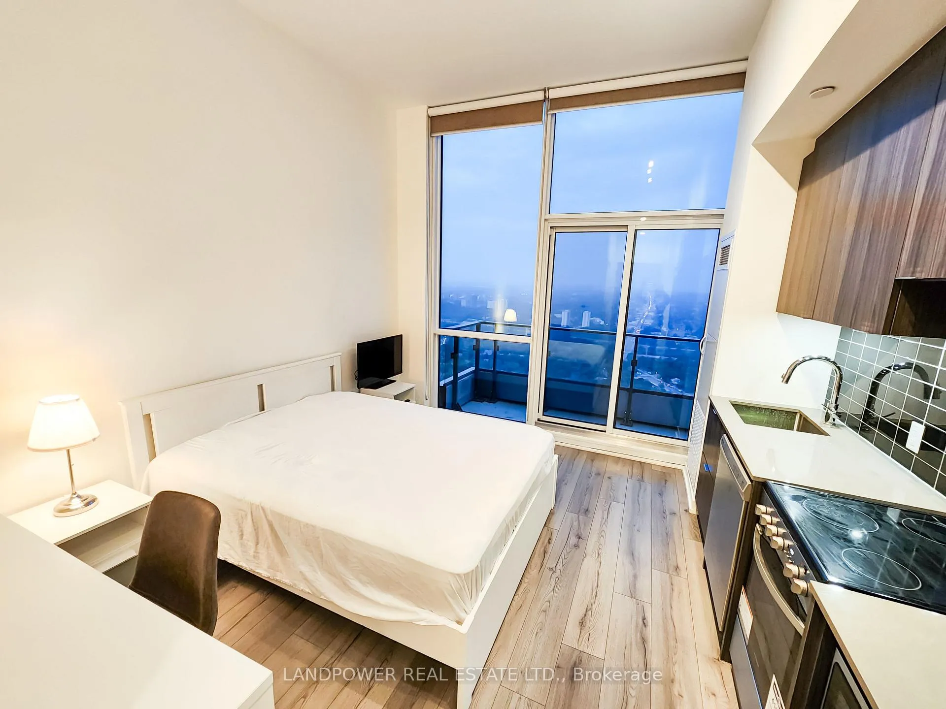 Photo 1 of Unit 5508, 395 Bloor Street E, Toronto, Rosedale-Moore Park — HOMEH
