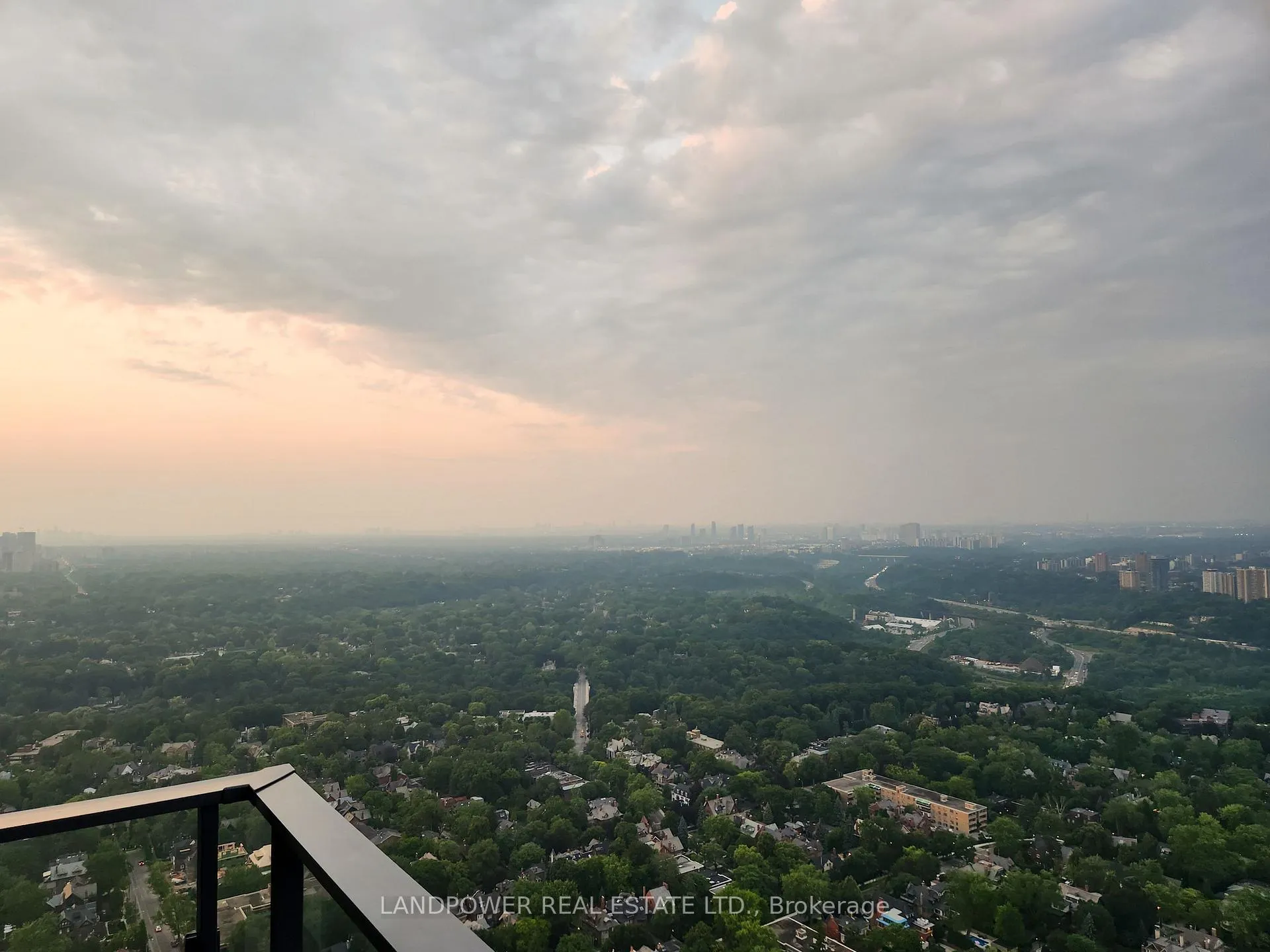 Photo 2 of Unit 5508, 395 Bloor Street E, Toronto, Rosedale-Moore Park — HOMEH