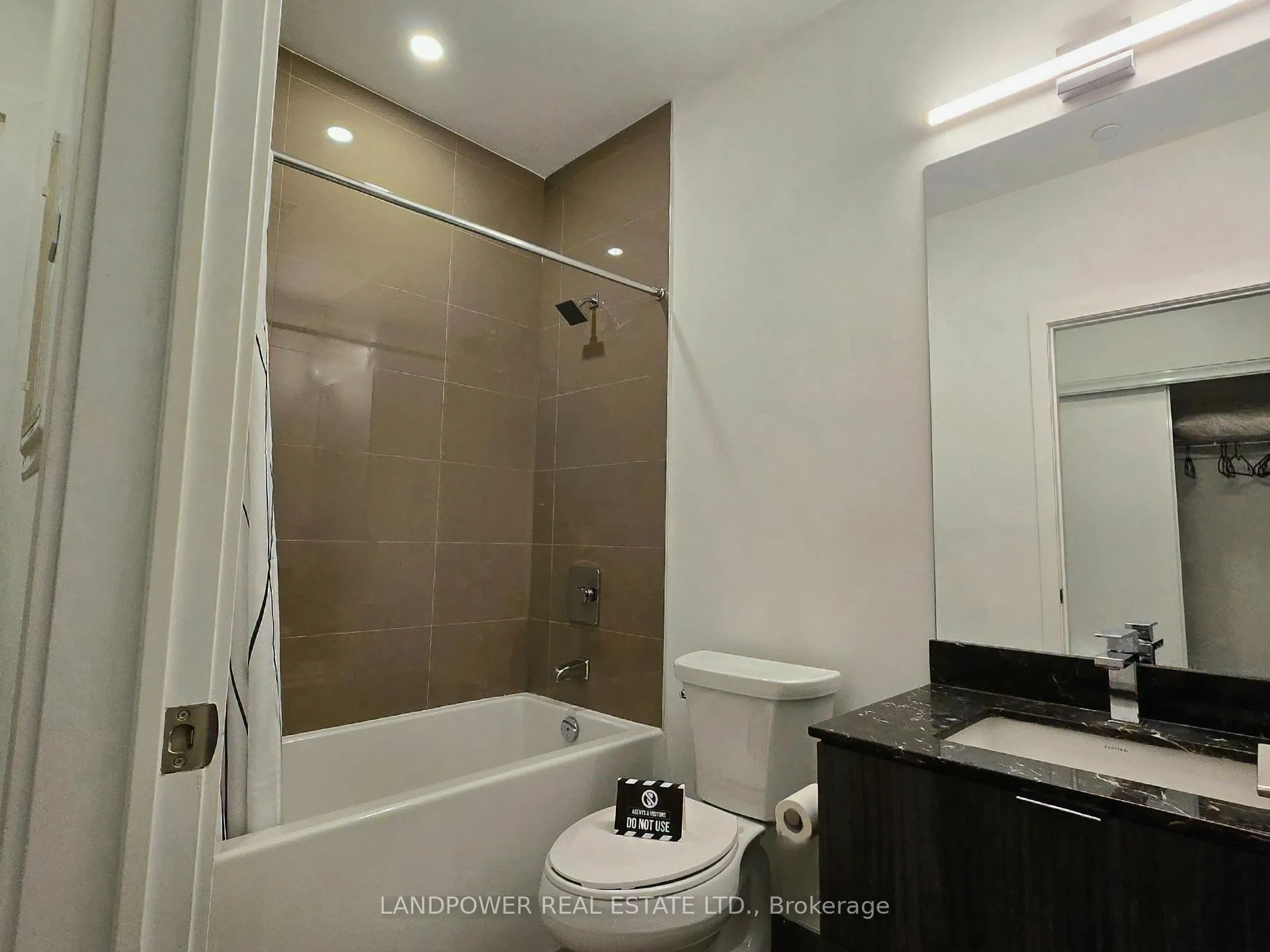 Photo 5 of Unit 5508, 395 Bloor Street E, Toronto, Rosedale-Moore Park — HOMEH