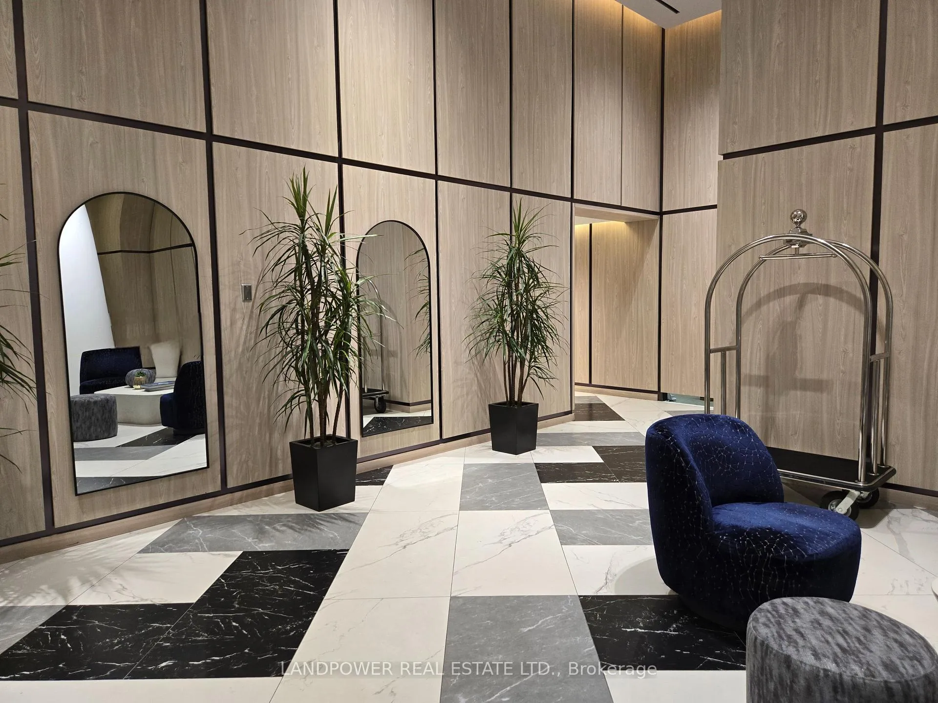 Photo 8 of Unit 5508, 395 Bloor Street E, Toronto, Rosedale-Moore Park — HOMEH