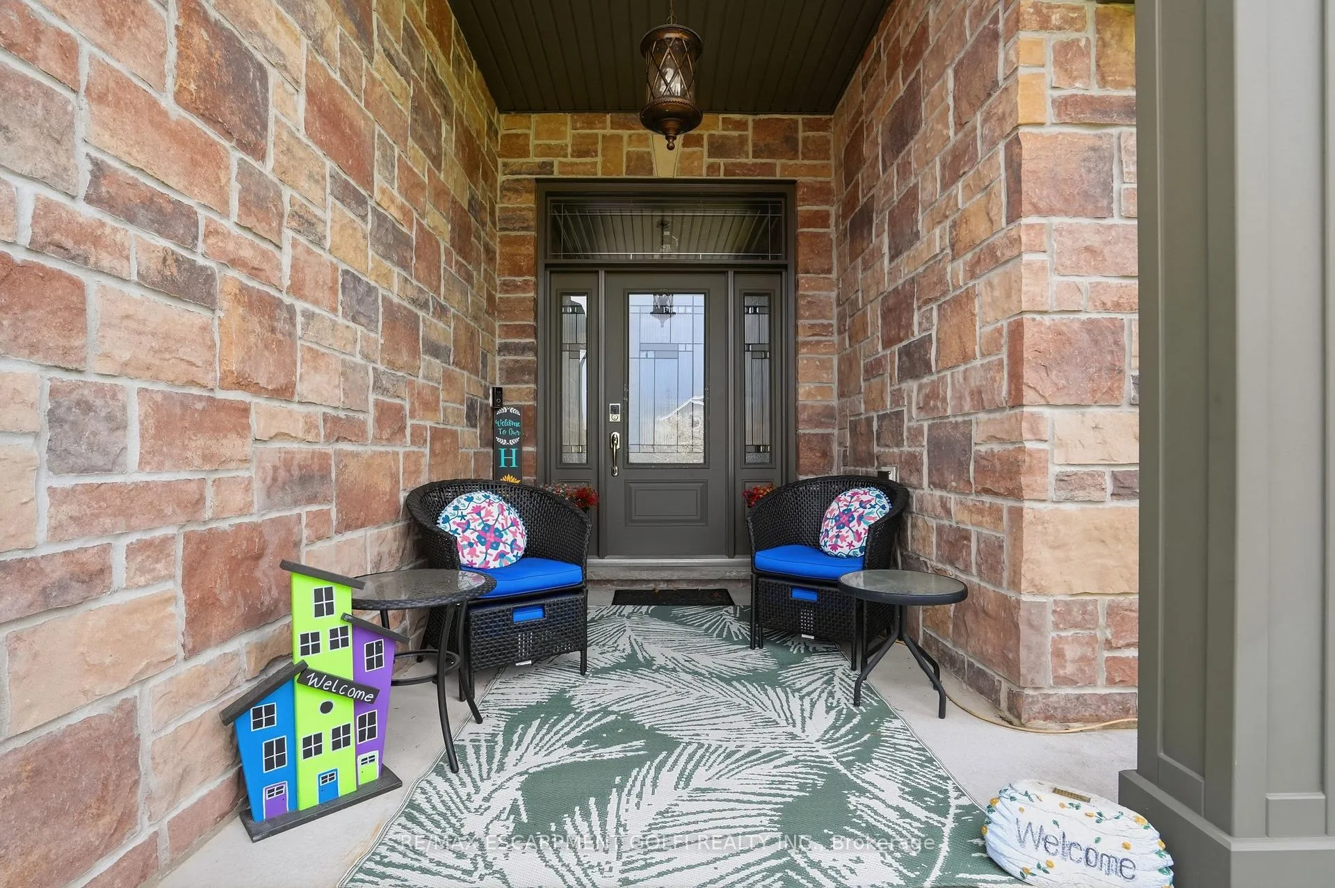 Photo 3 of 35 Patten Drive, Brant, South Dumfries — HOMEH