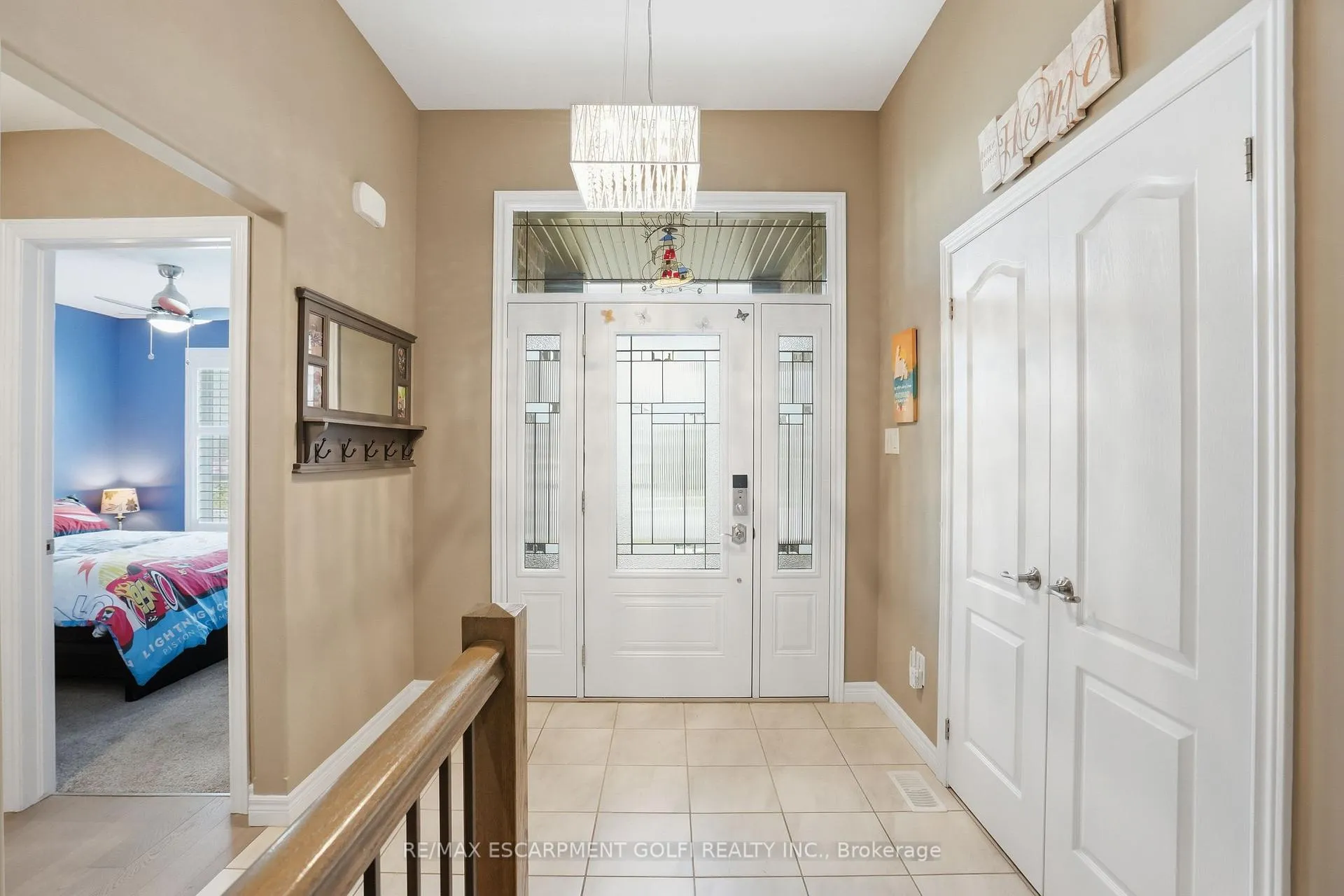 Photo 4 of 35 Patten Drive, Brant, South Dumfries — HOMEH