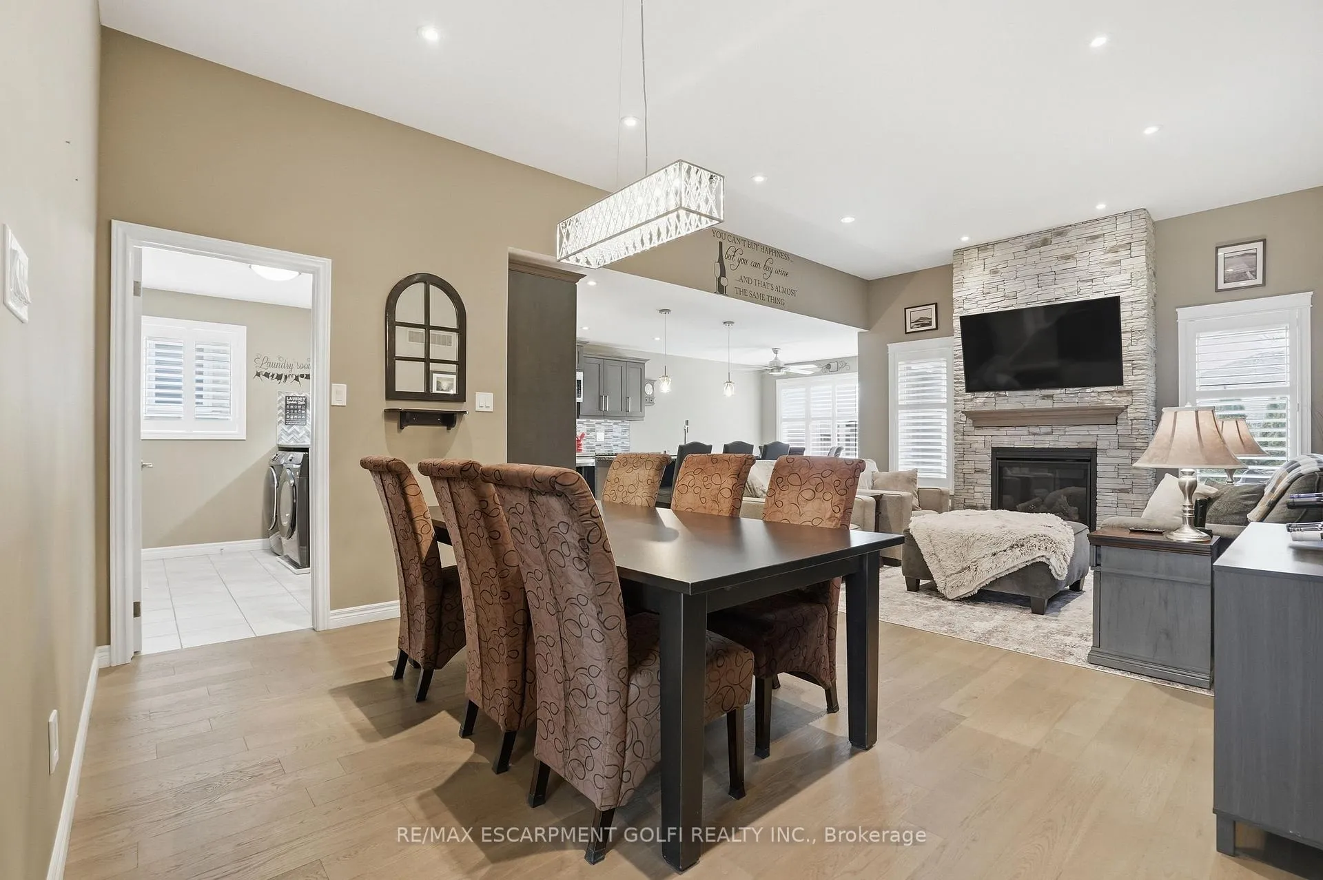 Photo 8 of 35 Patten Drive, Brant, South Dumfries — HOMEH