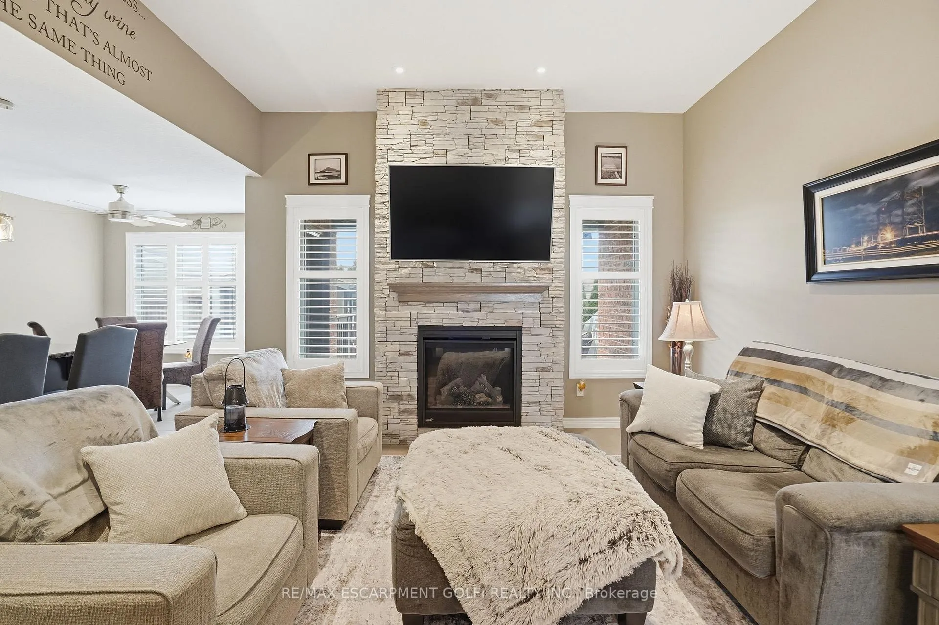 Photo 9 of 35 Patten Drive, Brant, South Dumfries — HOMEH