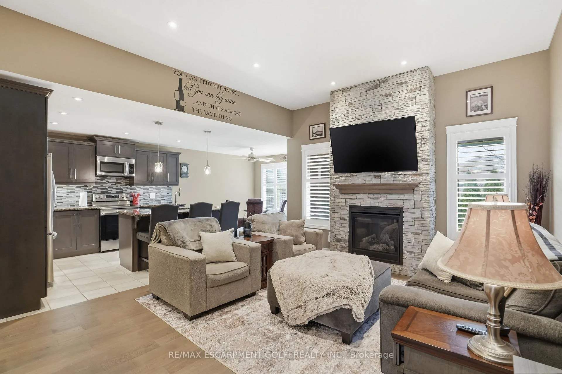 Photo 10 of 35 Patten Drive, Brant, South Dumfries — HOMEH