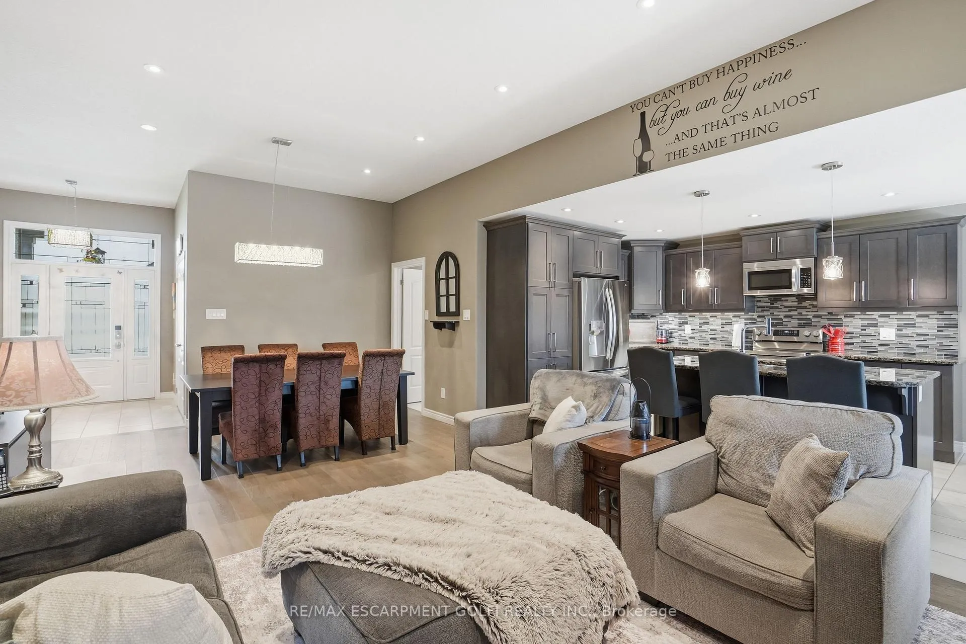 Photo 13 of 35 Patten Drive, Brant, South Dumfries — HOMEH