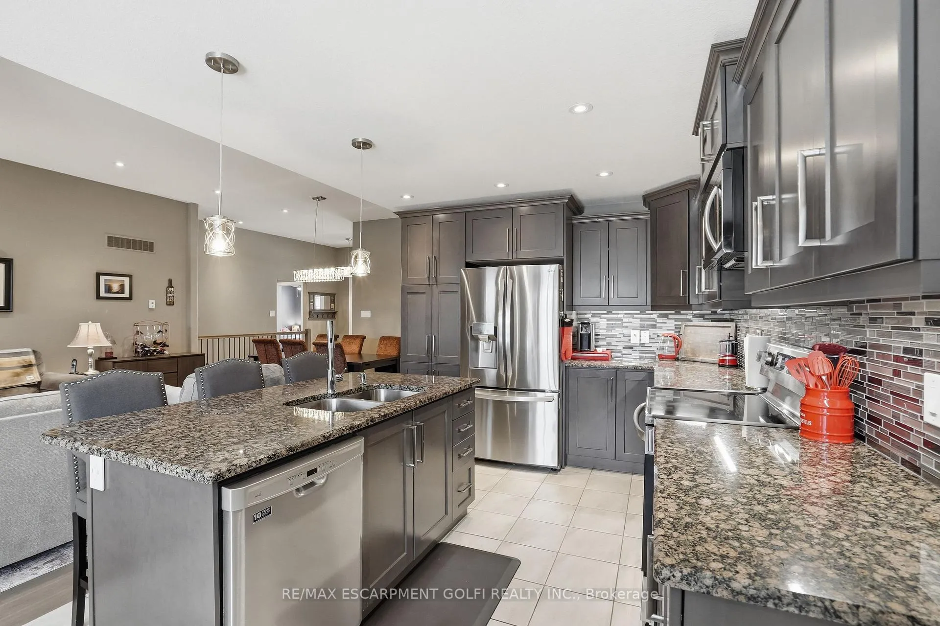 Photo 15 of 35 Patten Drive, Brant, South Dumfries — HOMEH