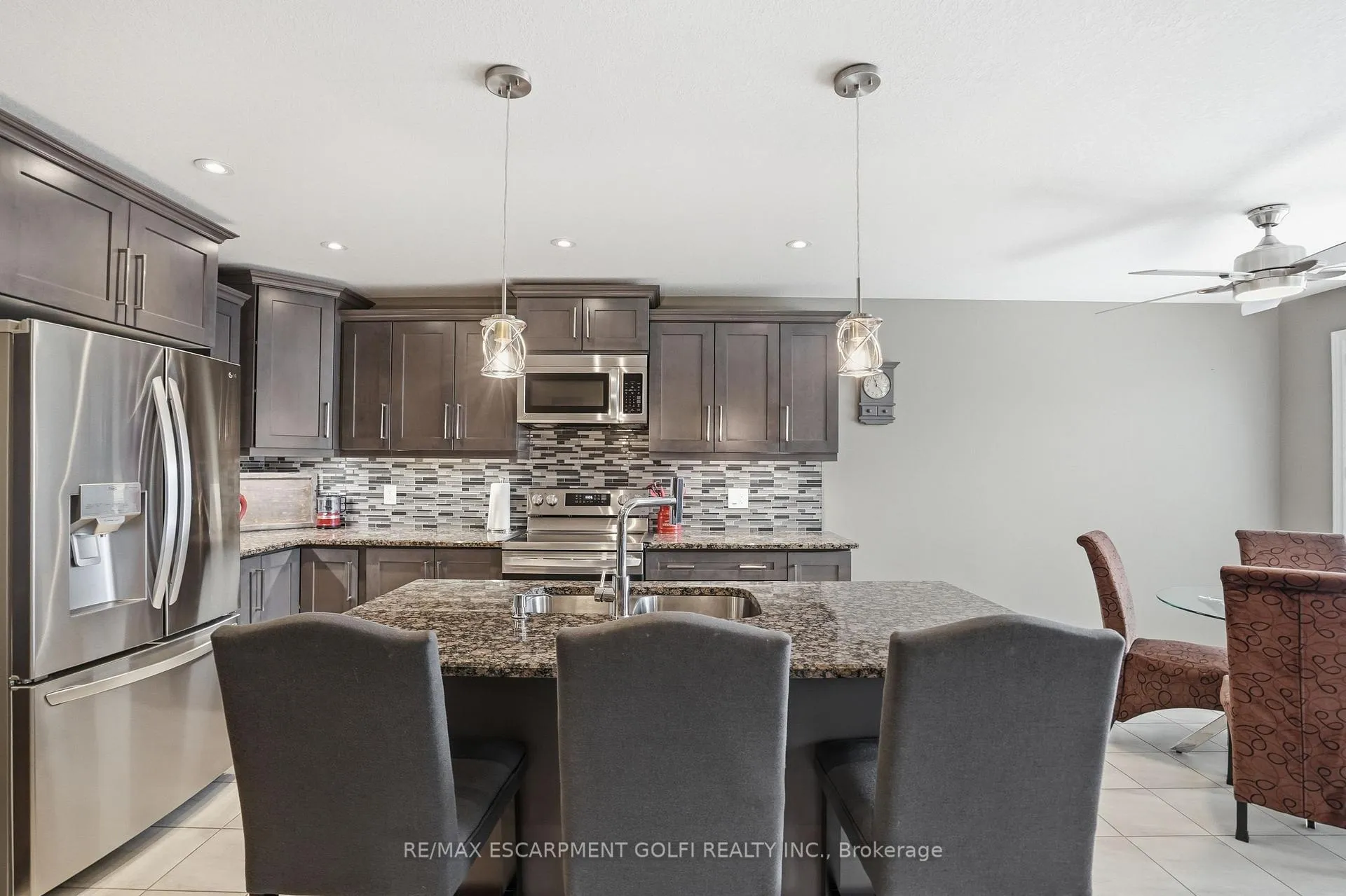 Photo 16 of 35 Patten Drive, Brant, South Dumfries — HOMEH