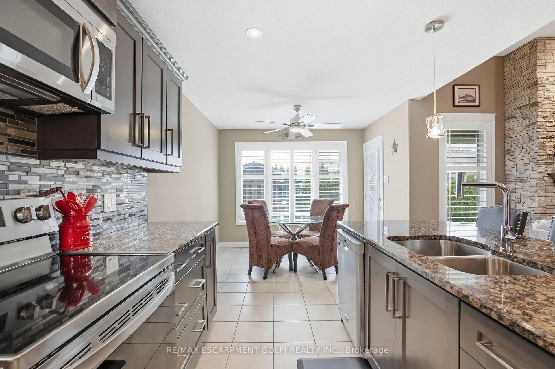 Photo 18 of 35 Patten Drive, Brant, South Dumfries — HOMEH