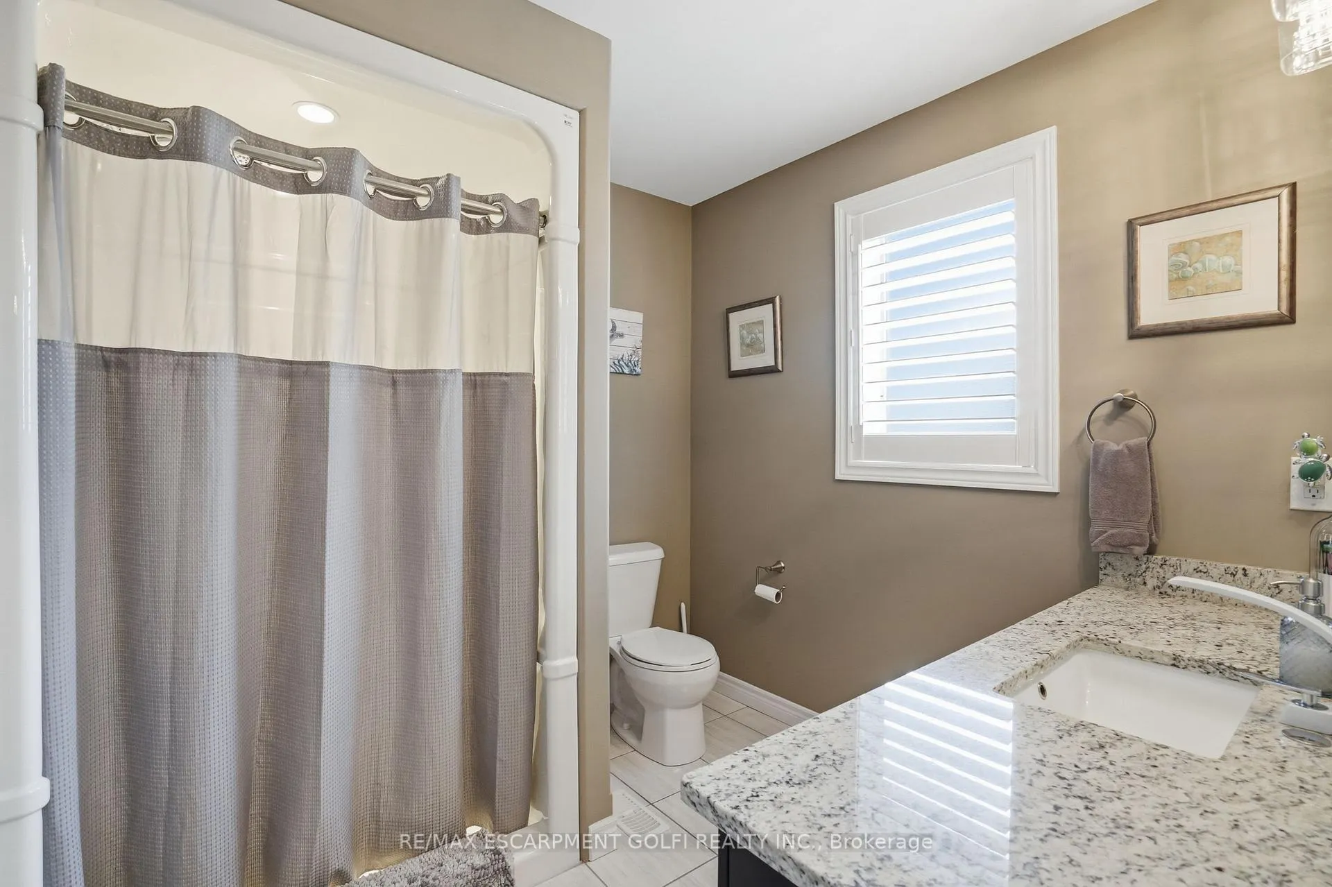 Photo 22 of 35 Patten Drive, Brant, South Dumfries — HOMEH