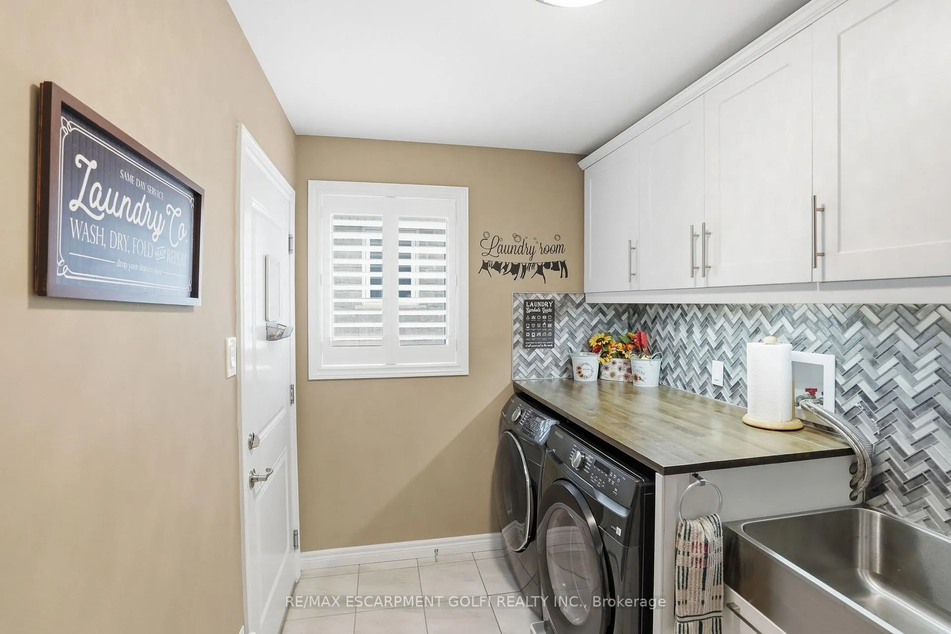 Photo 24 of 35 Patten Drive, Brant, South Dumfries — HOMEH