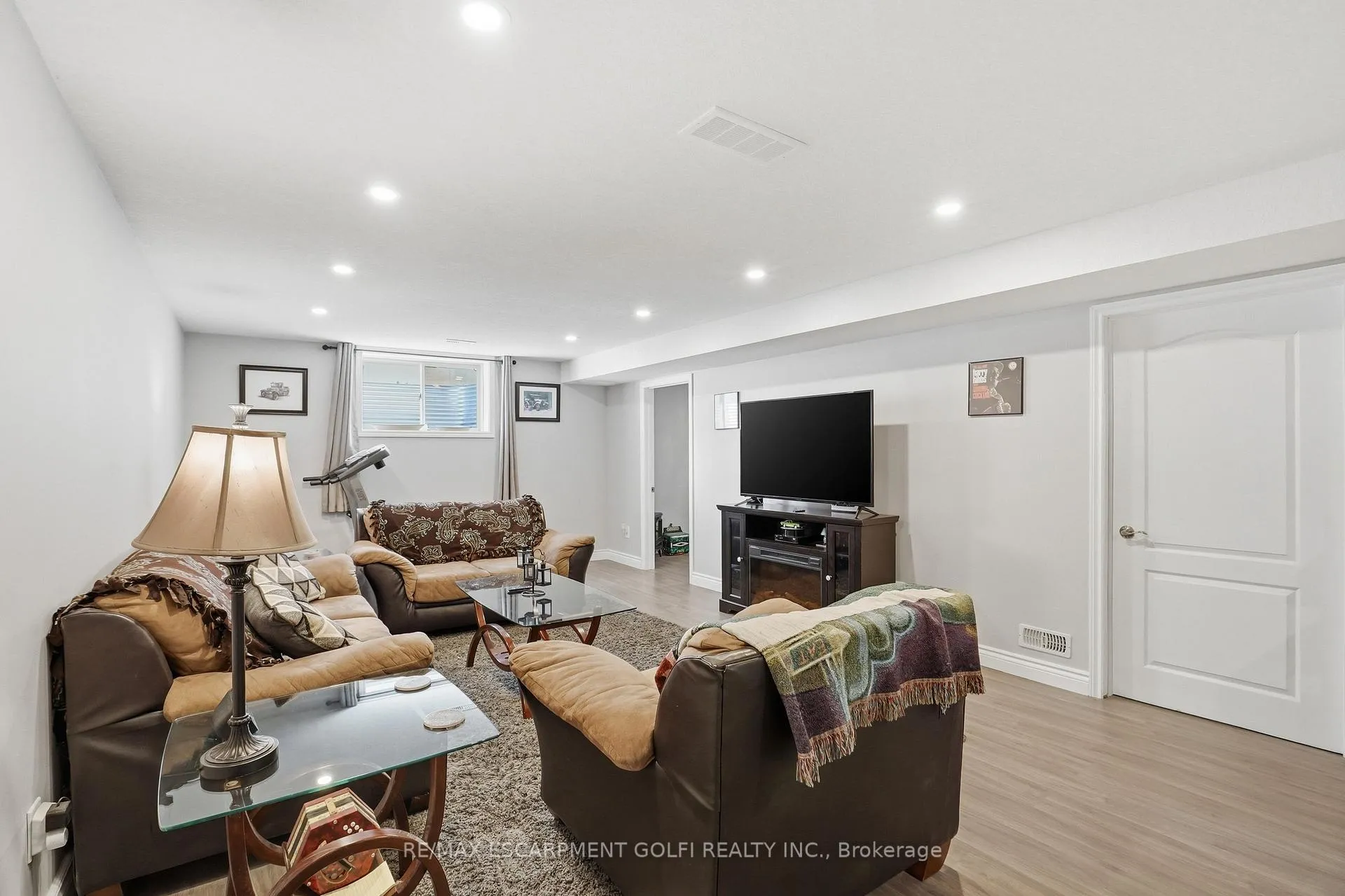 Photo 27 of 35 Patten Drive, Brant, South Dumfries — HOMEH