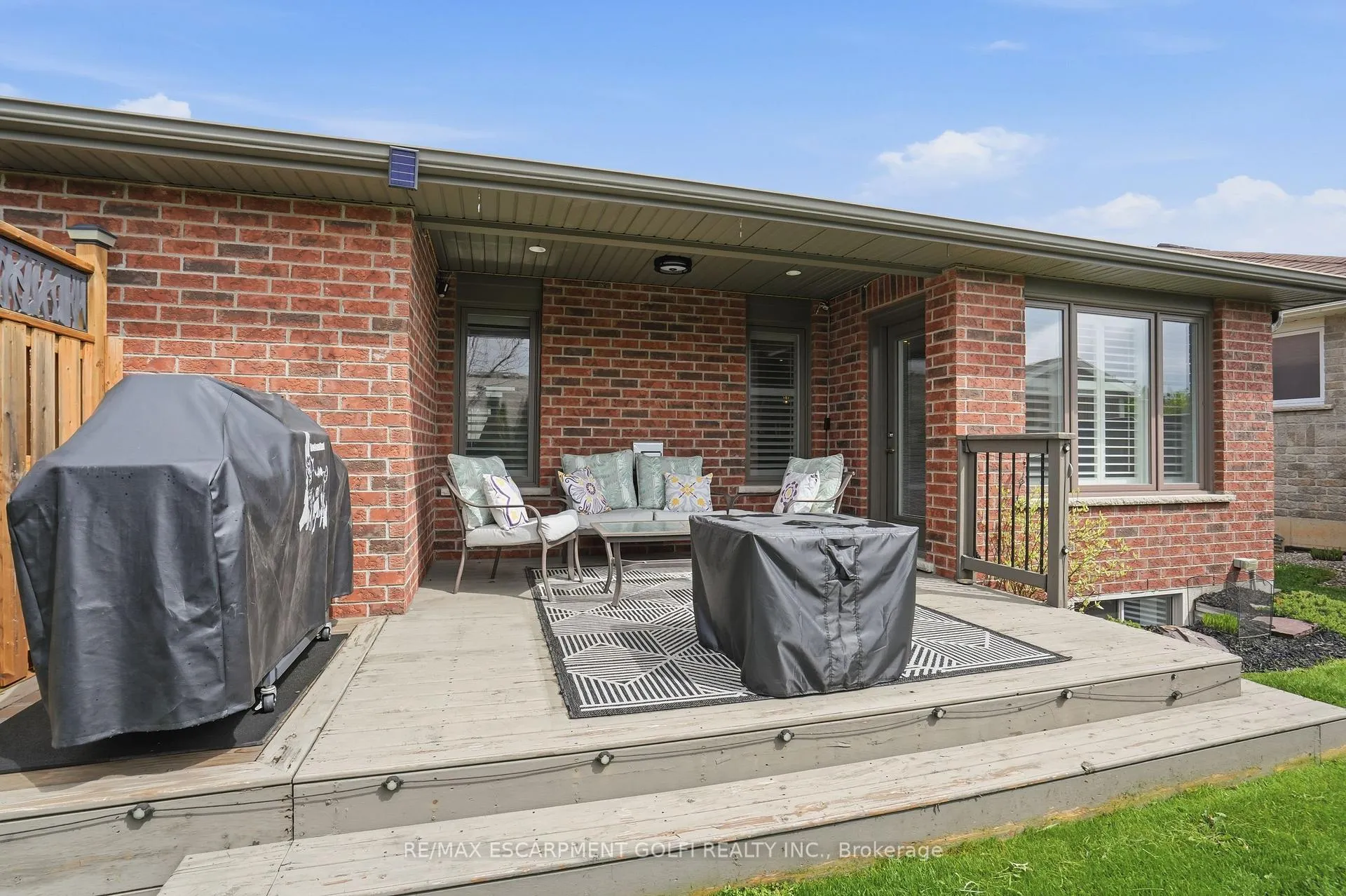 Photo 33 of 35 Patten Drive, Brant, South Dumfries — HOMEH