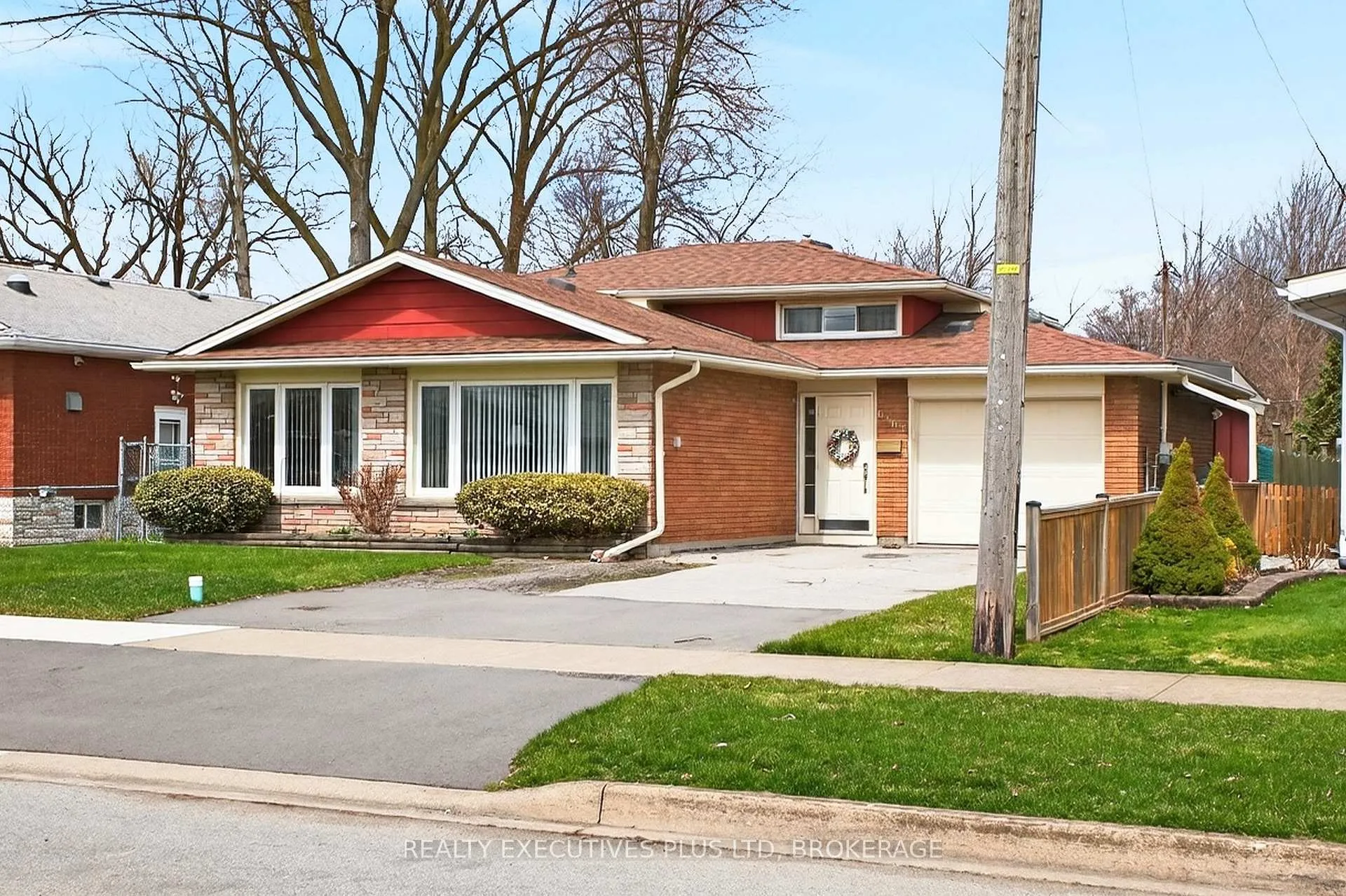 Photo 1 of 6465 Wendy Drive, Niagara Falls, Oldfield — HOMEH