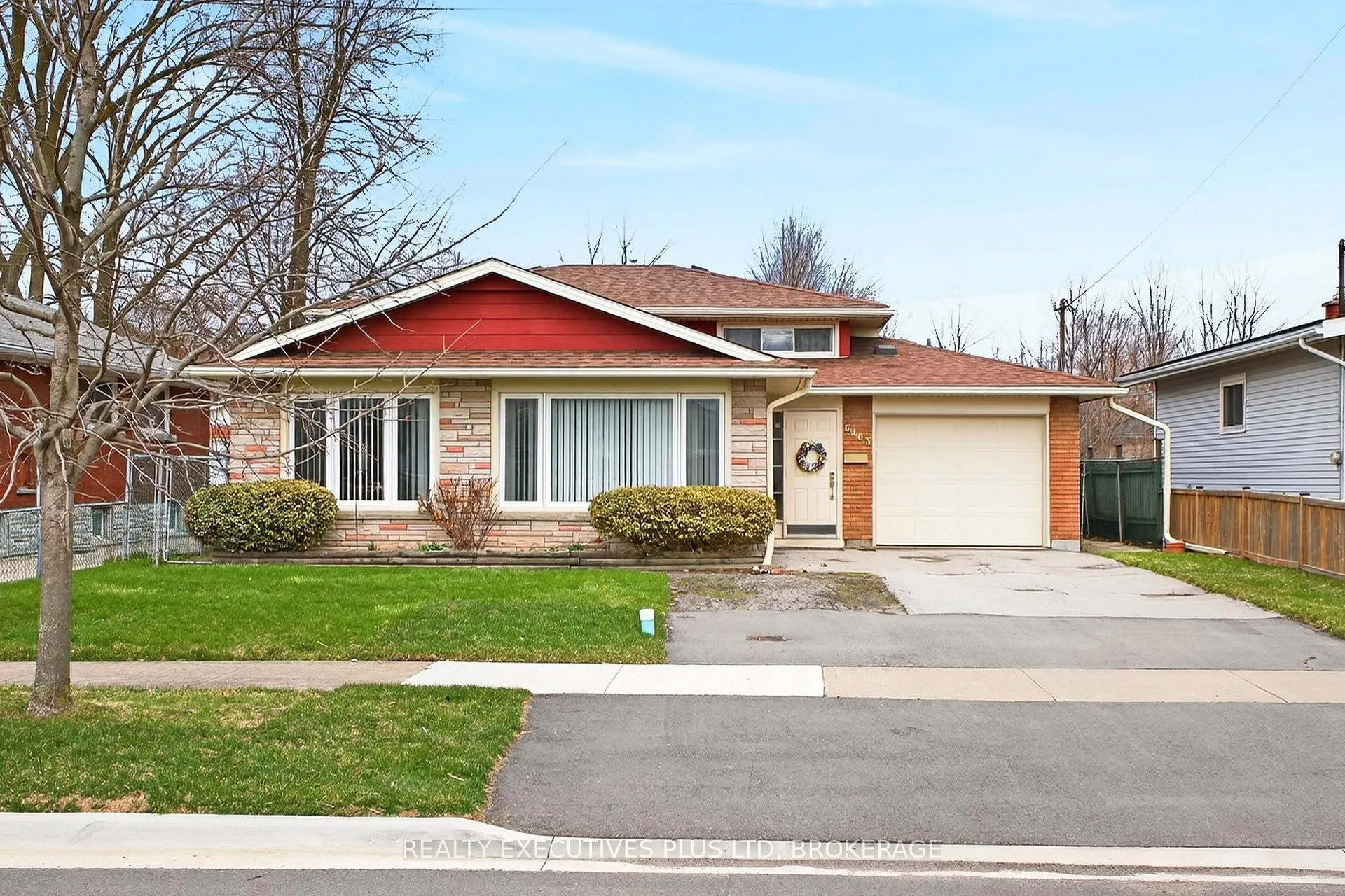 Photo 2 of 6465 Wendy Drive, Niagara Falls, Oldfield — HOMEH