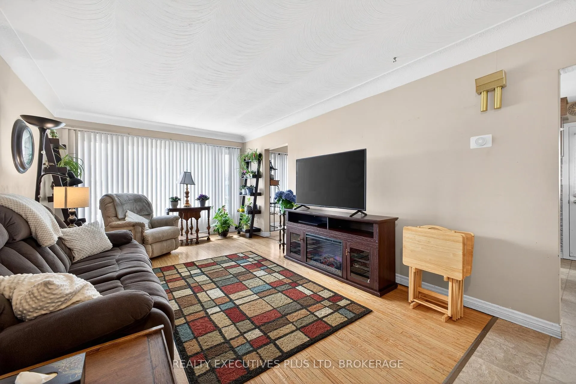 Photo 11 of 6465 Wendy Drive, Niagara Falls, Oldfield — HOMEH