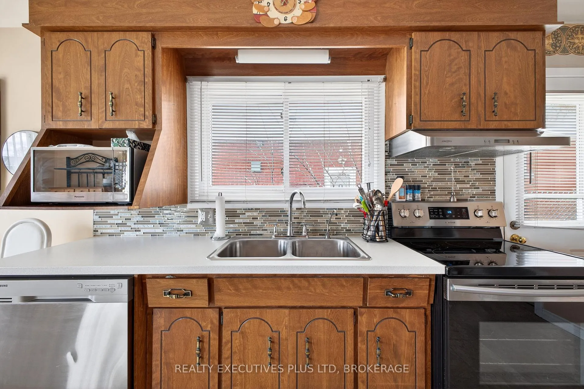 Photo 16 of 6465 Wendy Drive, Niagara Falls, Oldfield — HOMEH