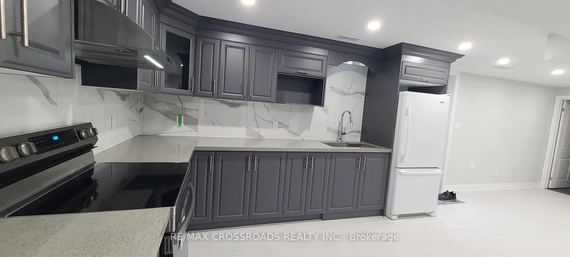 Photo 2 of 69 Bluebell Crescent, Whitby, Lynde Creek — HOMEH