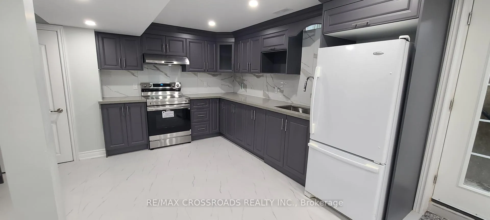 Photo 3 of 69 Bluebell Crescent, Whitby, Lynde Creek — HOMEH