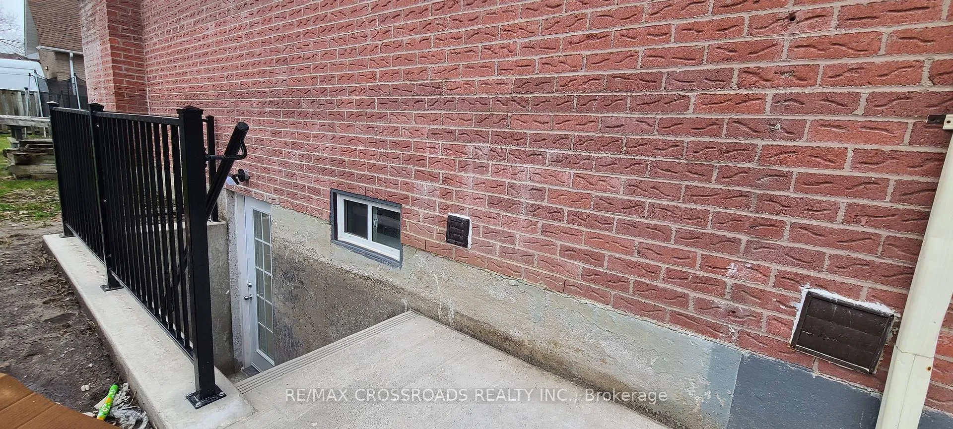 Photo 15 of 69 Bluebell Crescent, Whitby, Lynde Creek — HOMEH