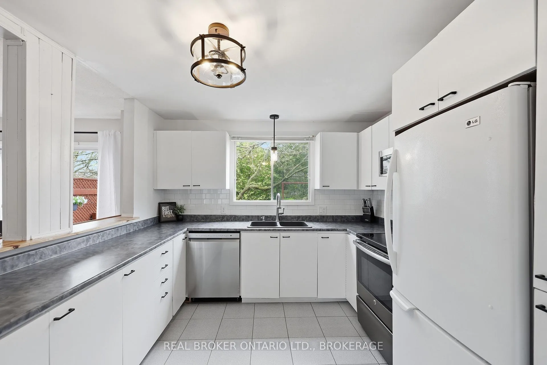 Photo 11 of 55 Limeridge Drive, Kingston, Kingston East (Incl Barret Crt) — HOMEH