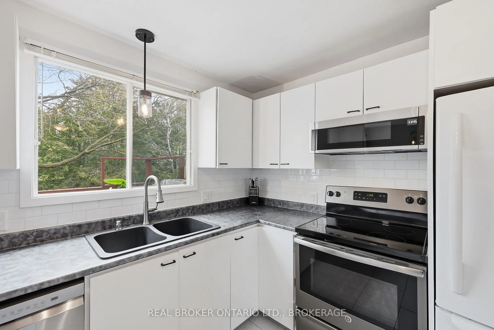 Photo 12 of 55 Limeridge Drive, Kingston, Kingston East (Incl Barret Crt) — HOMEH