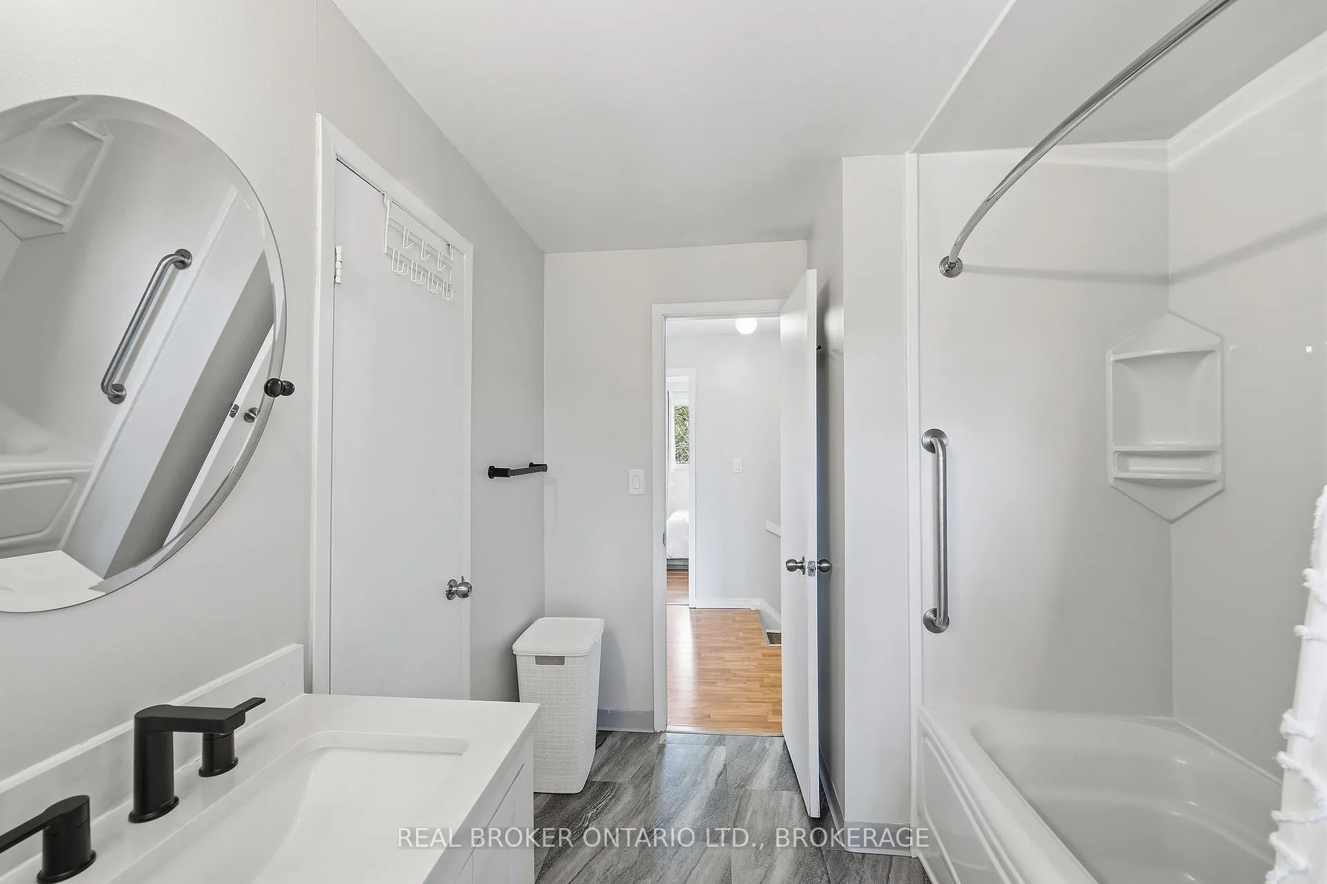 Photo 24 of 55 Limeridge Drive, Kingston, Kingston East (Incl Barret Crt) — HOMEH