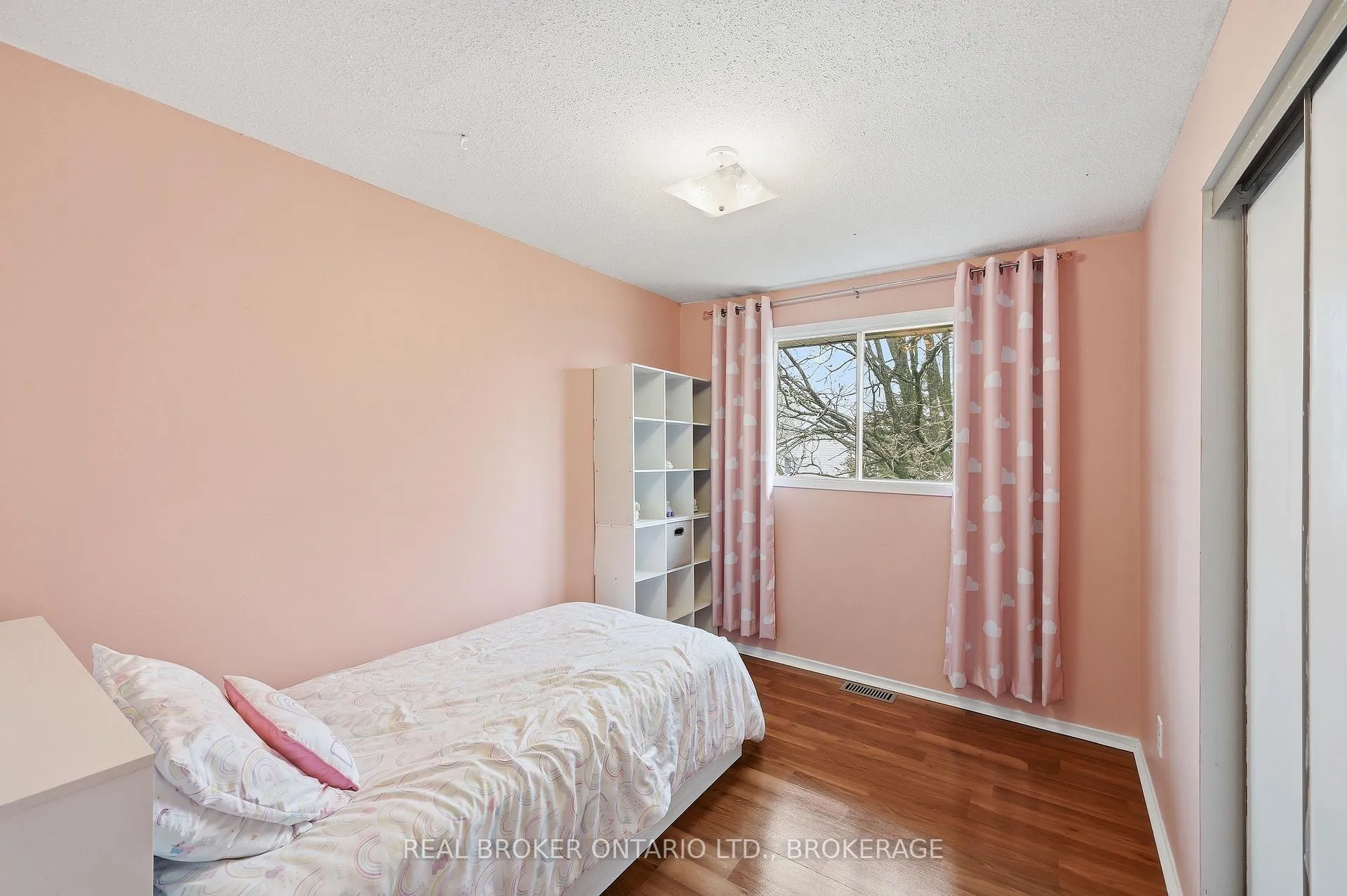 Photo 26 of 55 Limeridge Drive, Kingston, Kingston East (Incl Barret Crt) — HOMEH