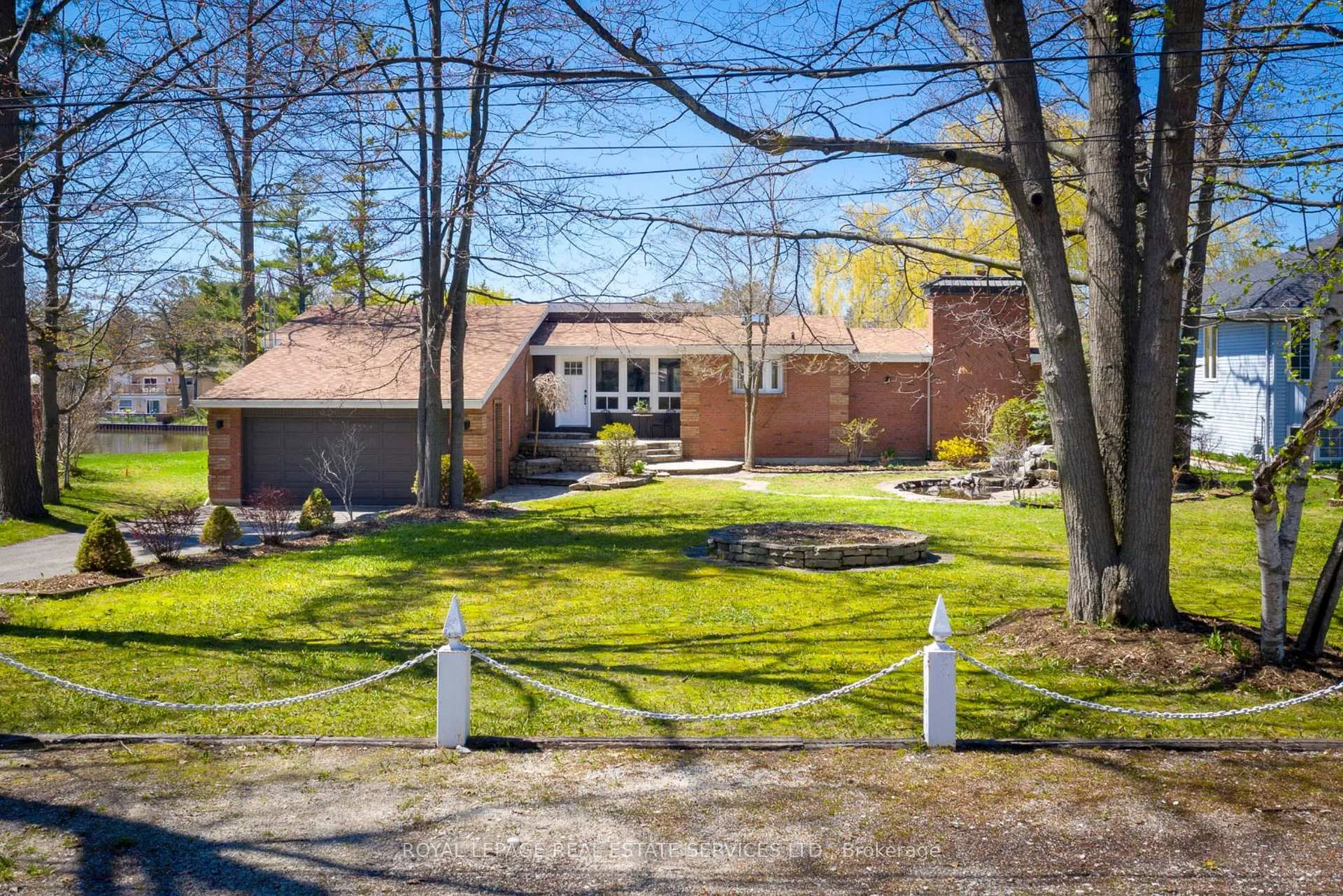 Photo 1 of 90 Edgewater Road, Wasaga Beach — HOMEH