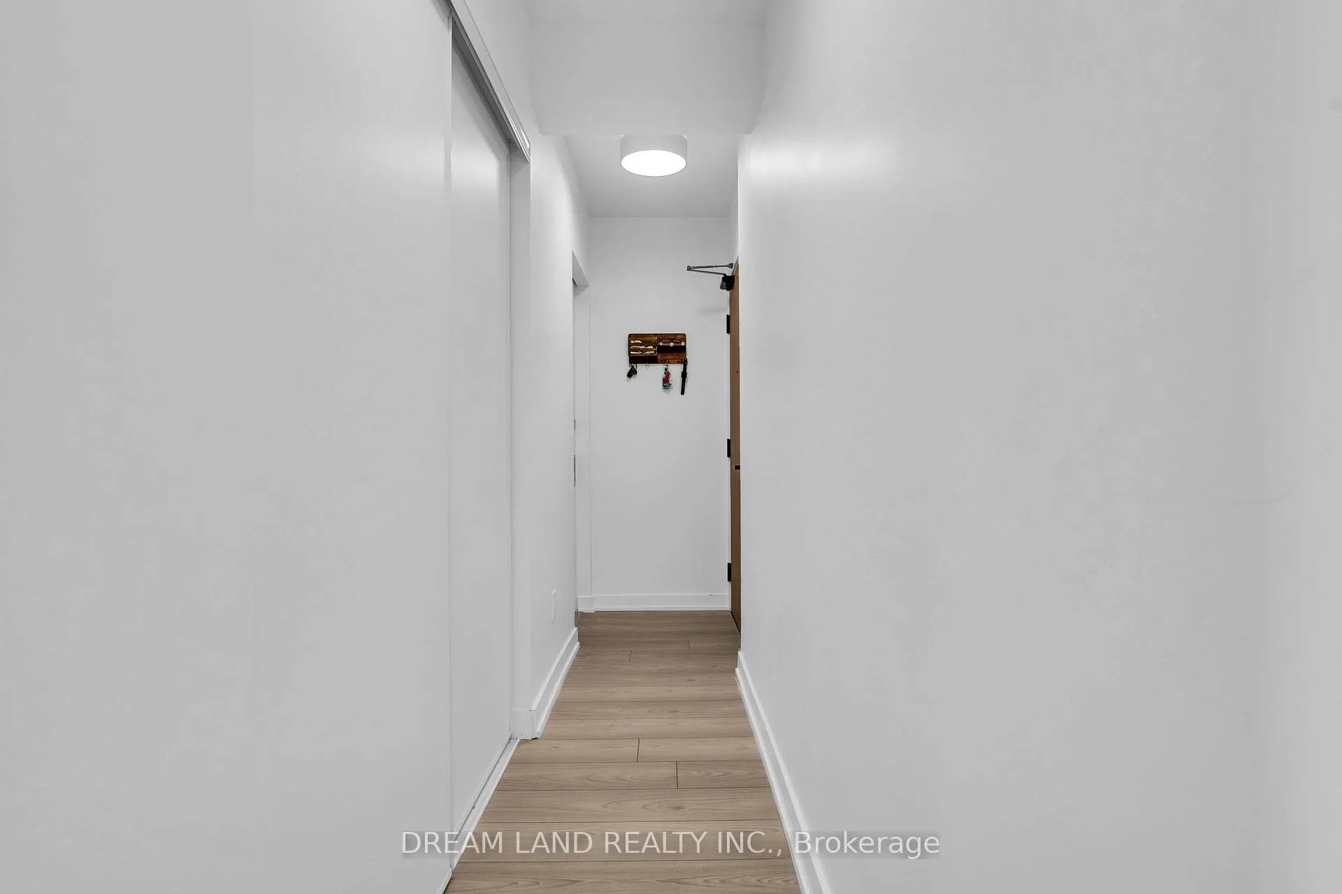 Photo 8 of Unit 621, 8 Tippett Road, North York, Clanton Park — HOMEH