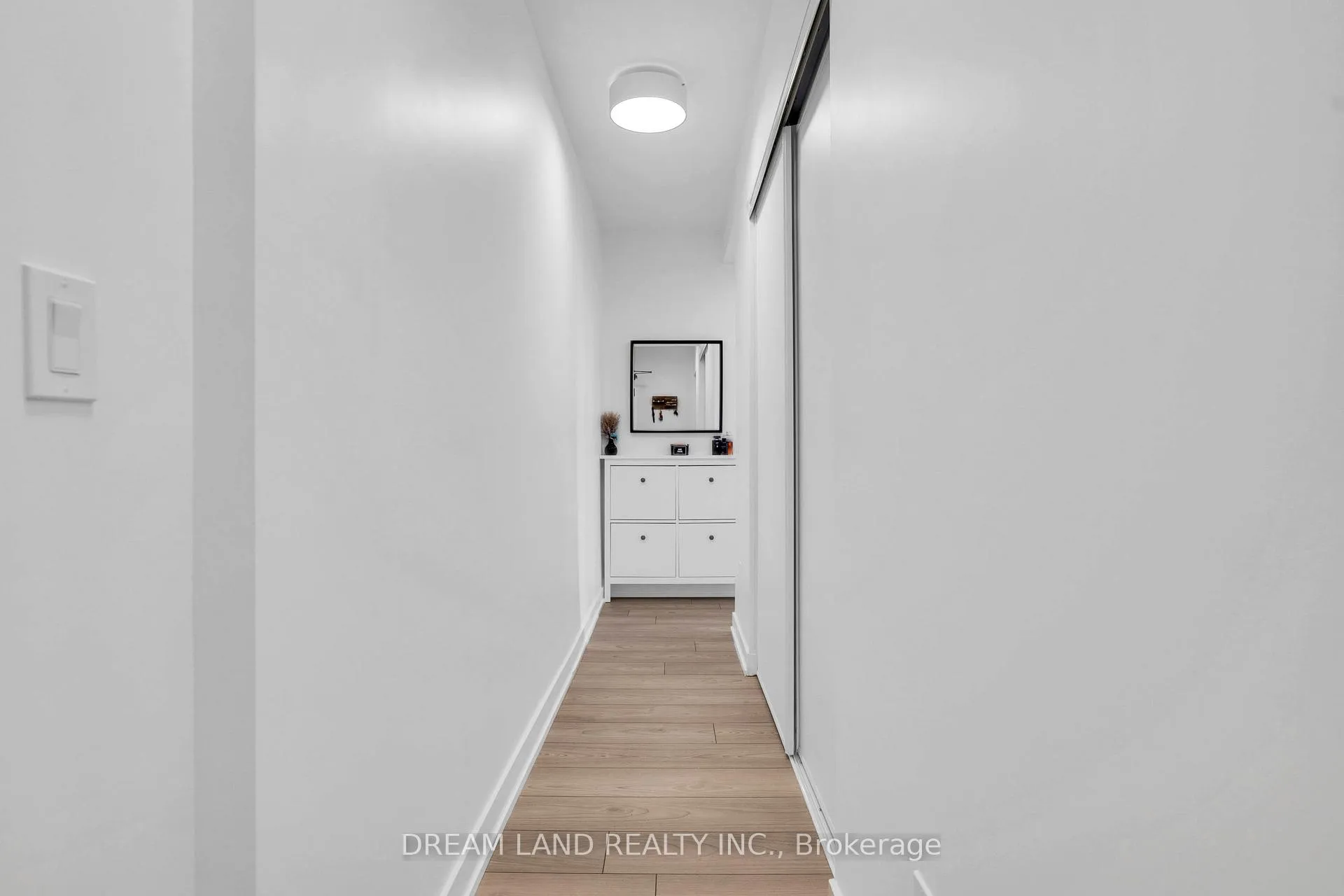 Photo 9 of Unit 621, 8 Tippett Road, North York, Clanton Park — HOMEH