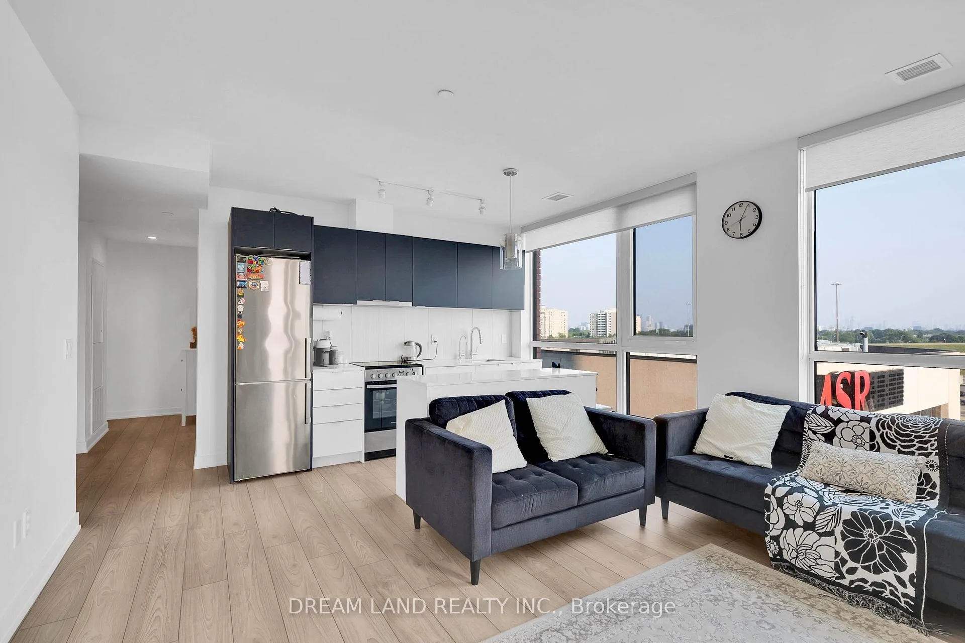 Photo 15 of Unit 621, 8 Tippett Road, North York, Clanton Park — HOMEH