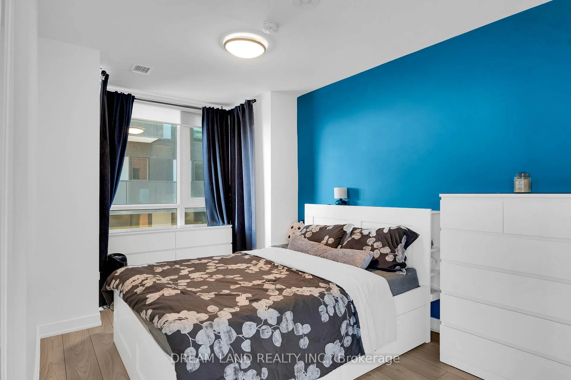 Photo 22 of Unit 621, 8 Tippett Road, North York, Clanton Park — HOMEH