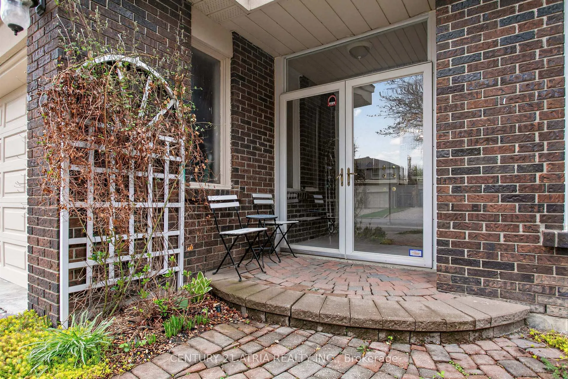 Photo 2 of 12 Granada Court, Markham, German Mills — HOMEH
