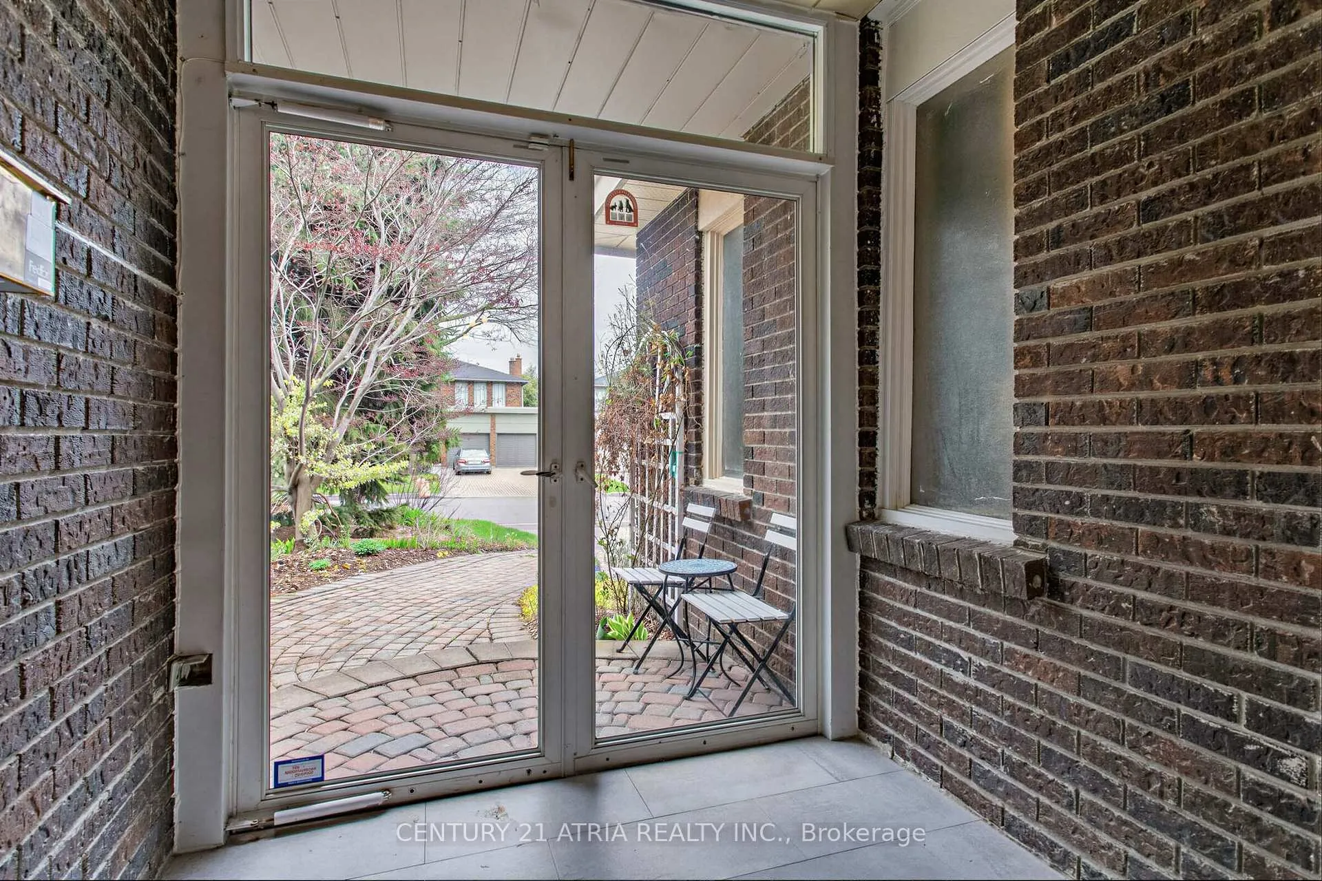 Photo 3 of 12 Granada Court, Markham, German Mills — HOMEH