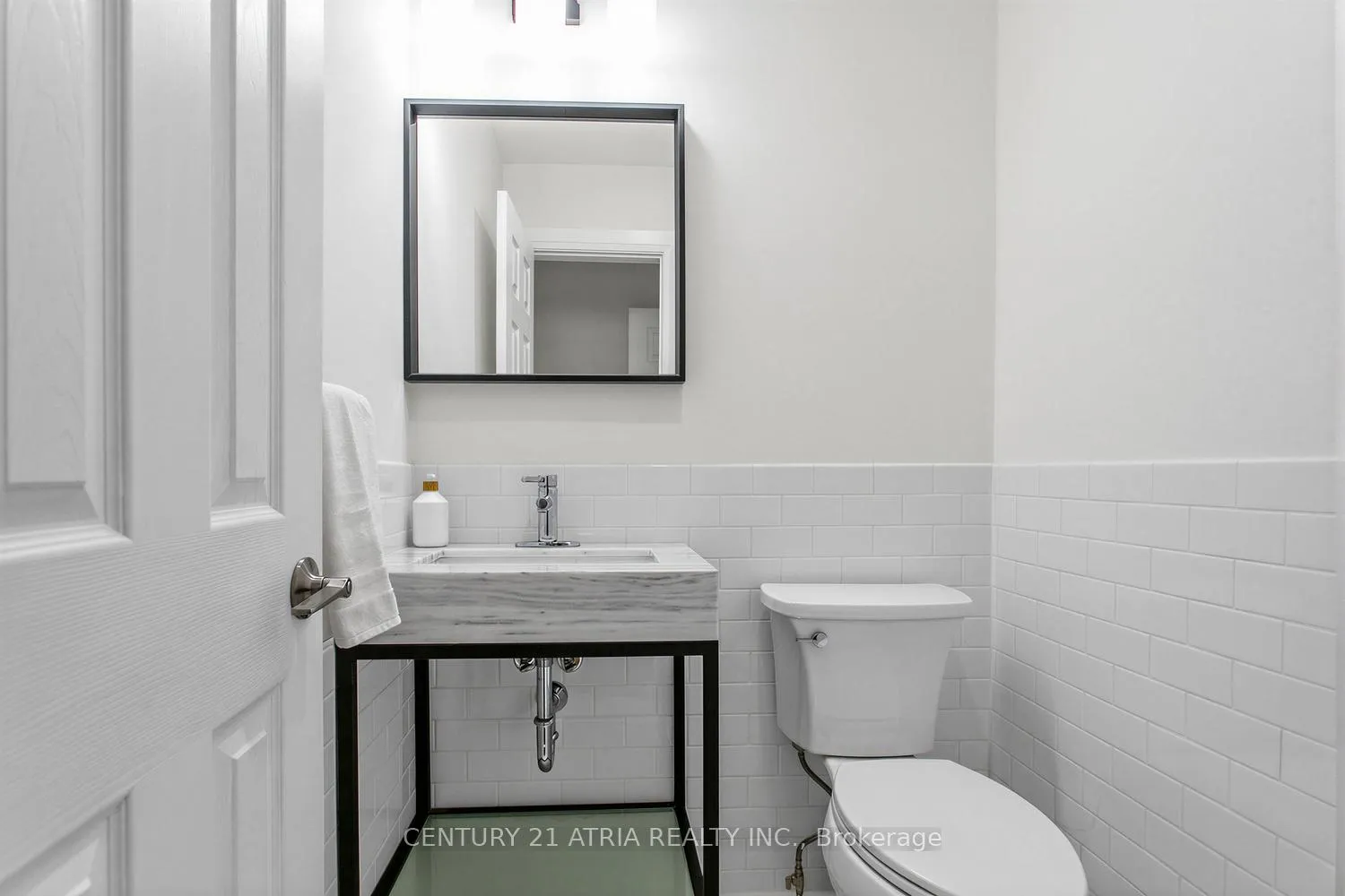 Photo 5 of 12 Granada Court, Markham, German Mills — HOMEH